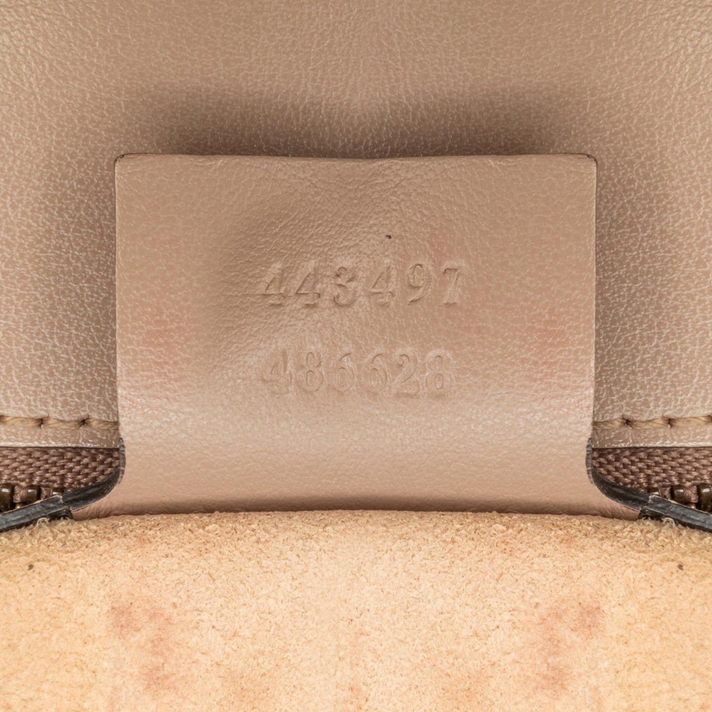 Gucci Small GG Marmont Matelasse Crossbody Bag (SHG-WEebbv)