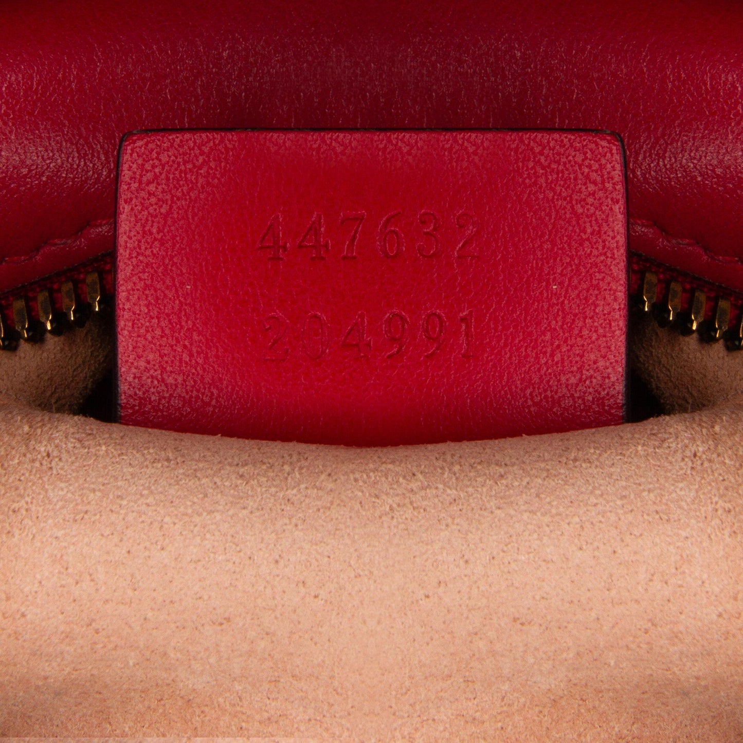 Gucci Small GG Marmont Matelasse Crossbody Bag (SHG-qdj2wc)