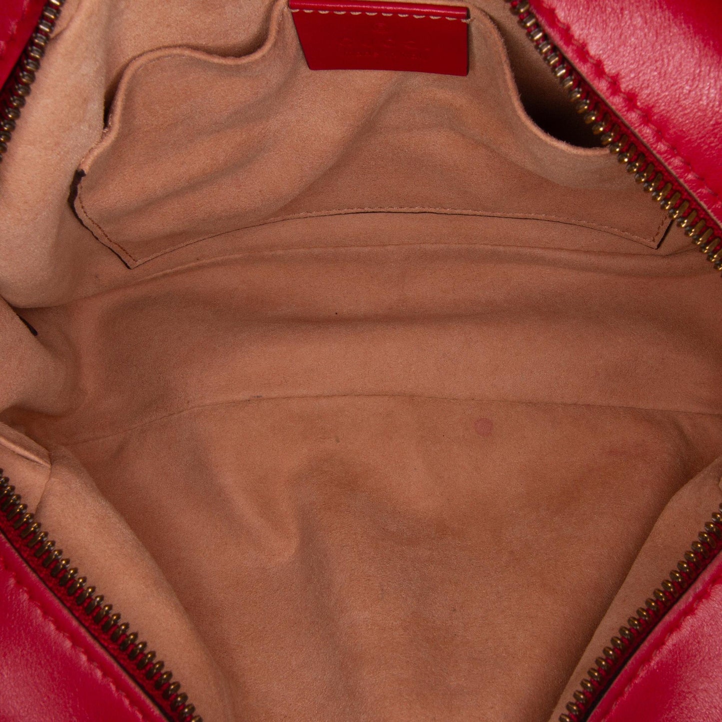 Gucci Small GG Marmont Matelasse Crossbody Bag (SHG-qdj2wc)