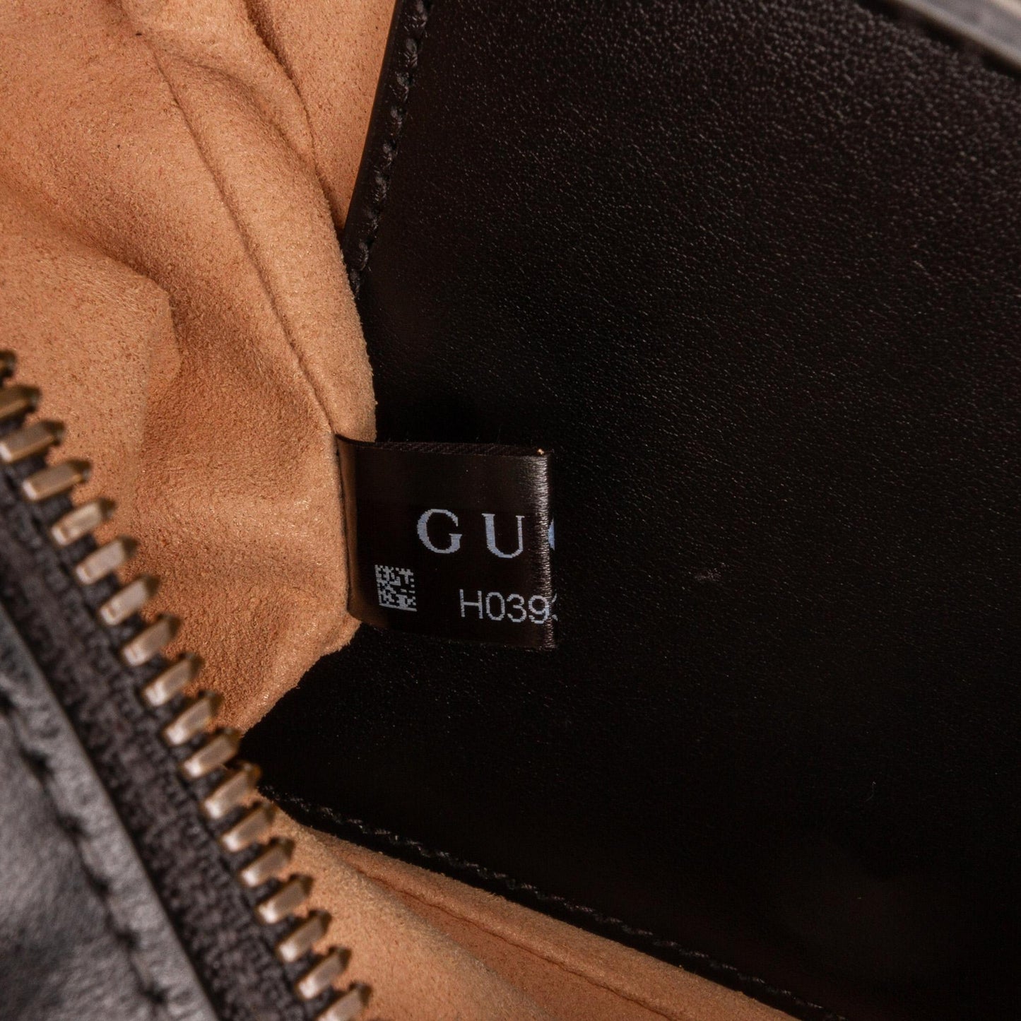 Gucci Small GG Marmont Matelasse Crossbody (SHG-B4BA9w)