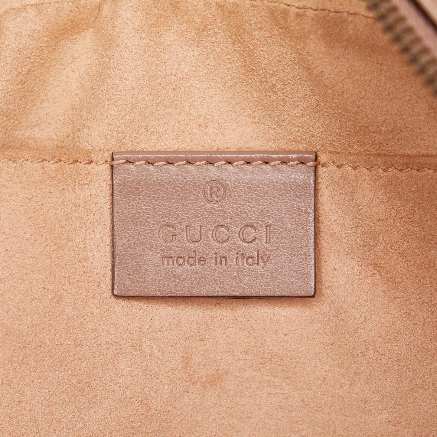 Gucci Small GG Marmont Matelasse Crossbody (SHG-aQeieH)