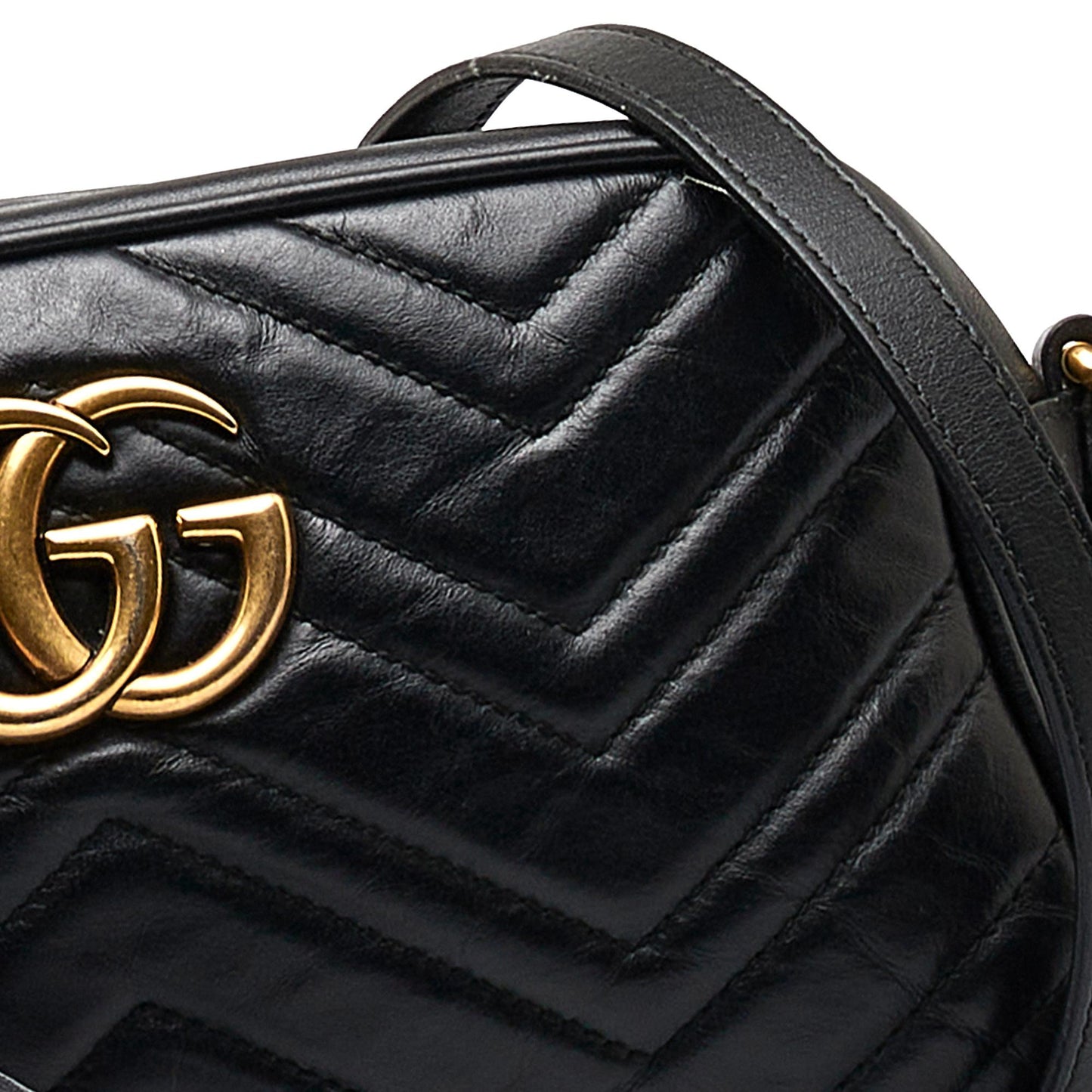 Gucci Small GG Marmont Matelasse Crossbody (SHG-RvNR1F)