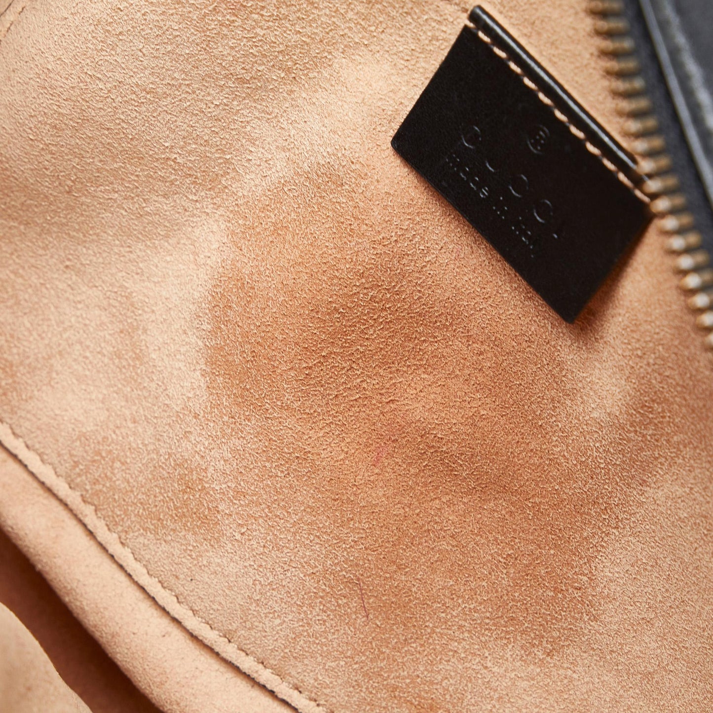 Gucci Small GG Marmont Matelasse Crossbody (SHG-RvNR1F)