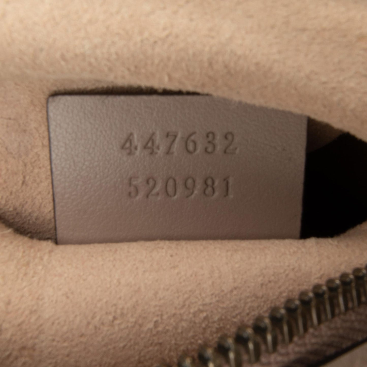 Gucci Small GG Marmont Matelasse Crossbody (SHG-g9CwWf)