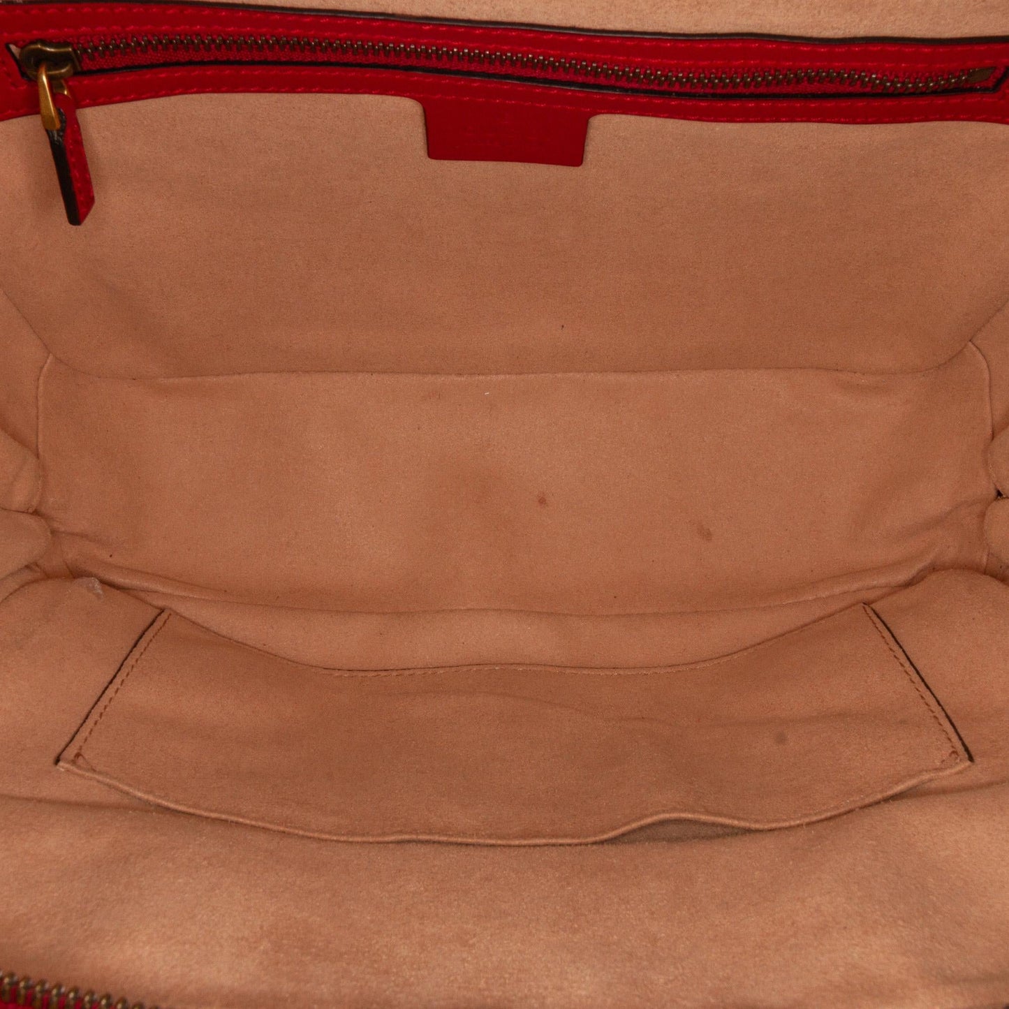 Gucci Small GG Marmont Matelasse Top Handle (SHG-hNCArE)