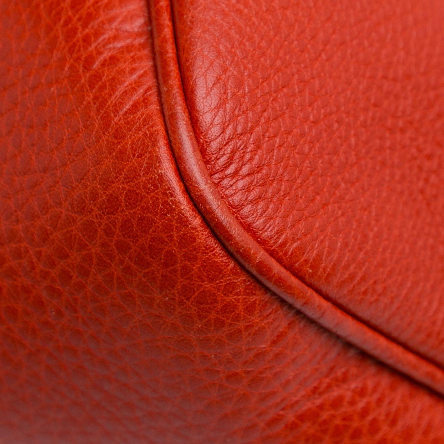 Gucci Small Leather Soho Disco Crossbody (SHG-FzQeKi)
