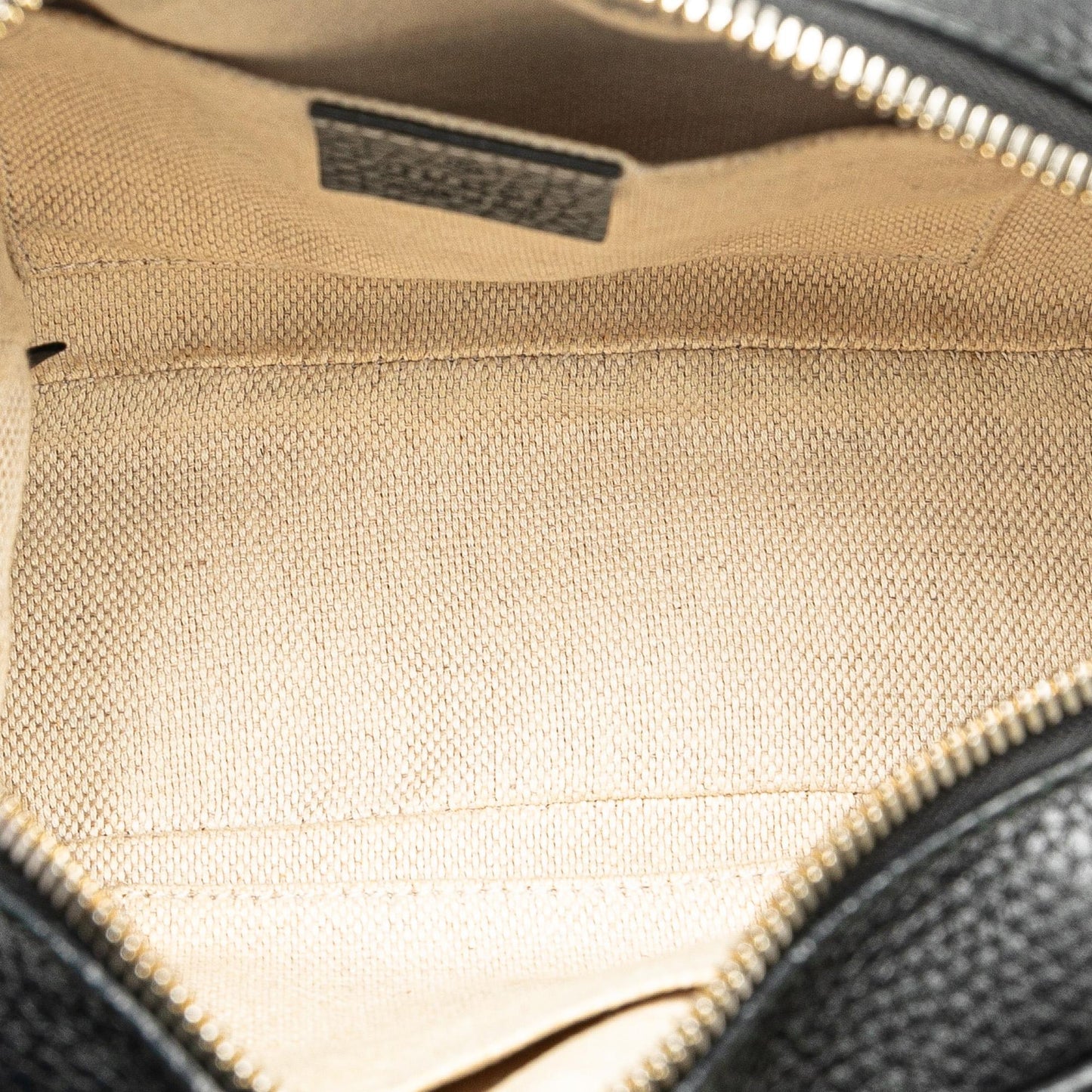 Gucci Small Leather Soho Disco Crossbody (SHG-0G7pv2)