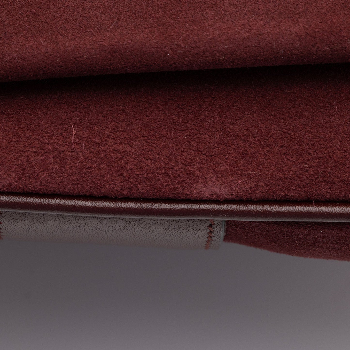Gucci Suede Arli Medium Shoulder Bag (SHF-JMmi1x)