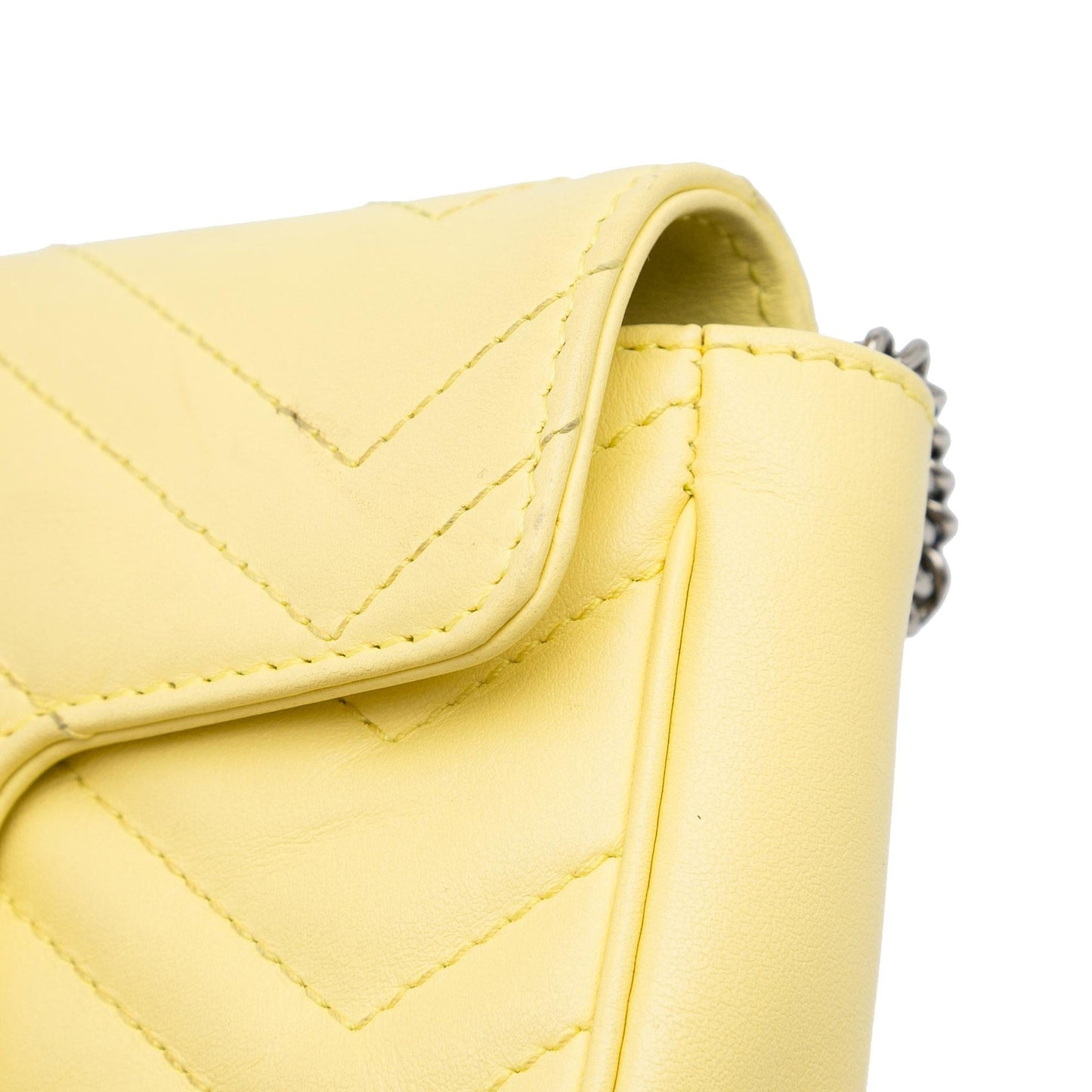 Gucci Super Mini GG Marmont Matelasse Crossbody Bag (SHG-09ddxk)
