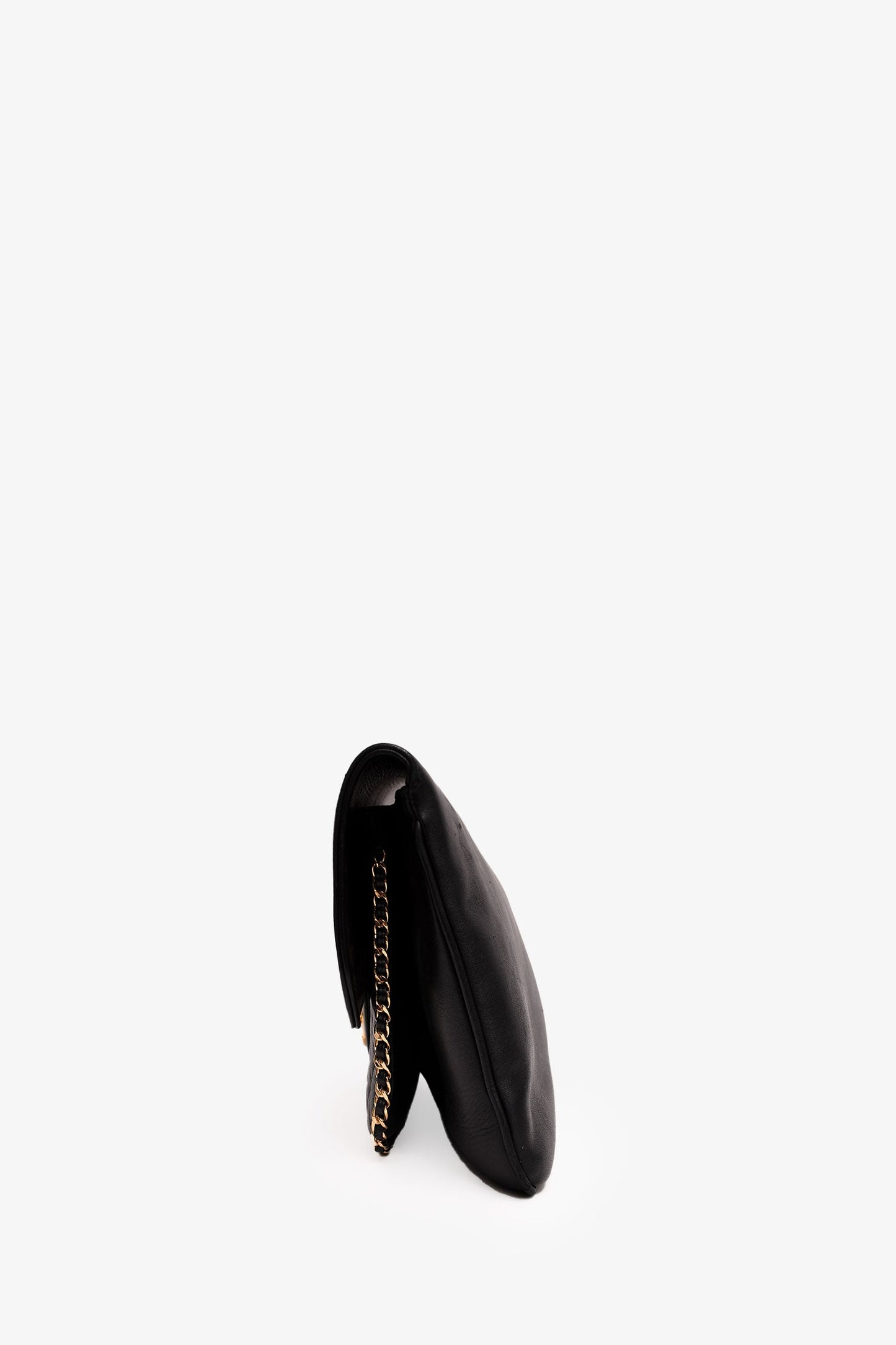 Pre-Loved Chanel™ 2017/18 Black Lambskin 'Unchained' CC Clutch
