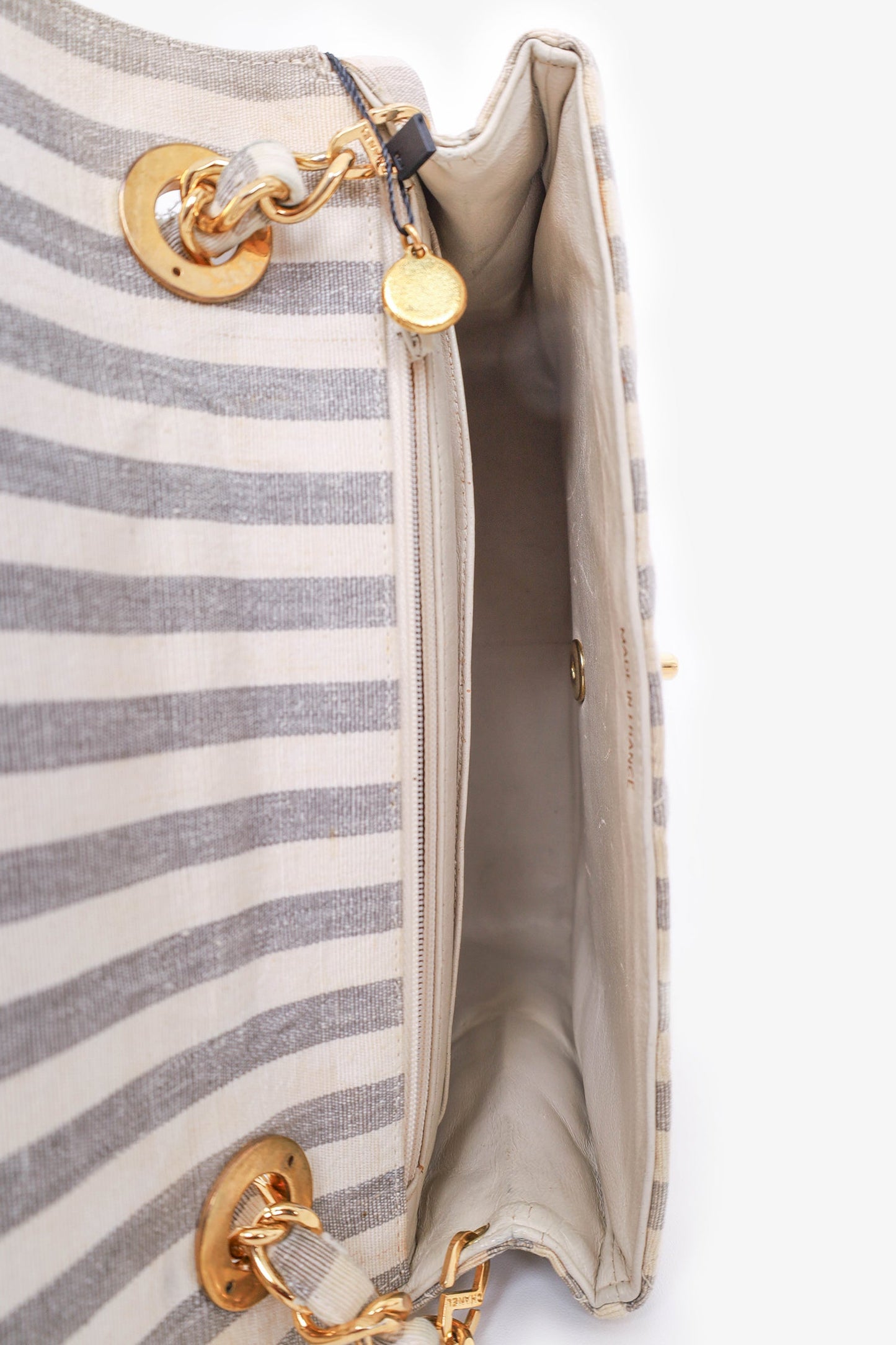 Pre-Loved Chanel™ 1994-96 Grey/White Striped Chain Shoulder Bag