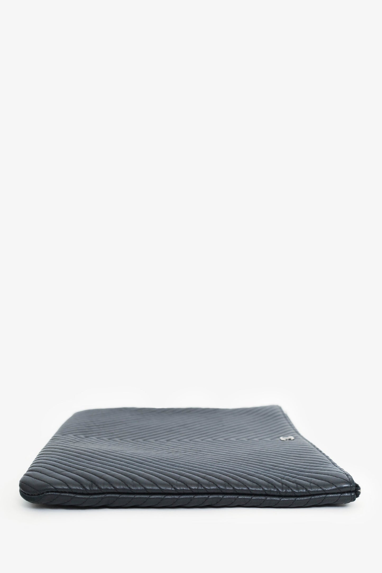Pre-Loved Chanel™ 2016 Black Leather Chevron Quilted O-Case
