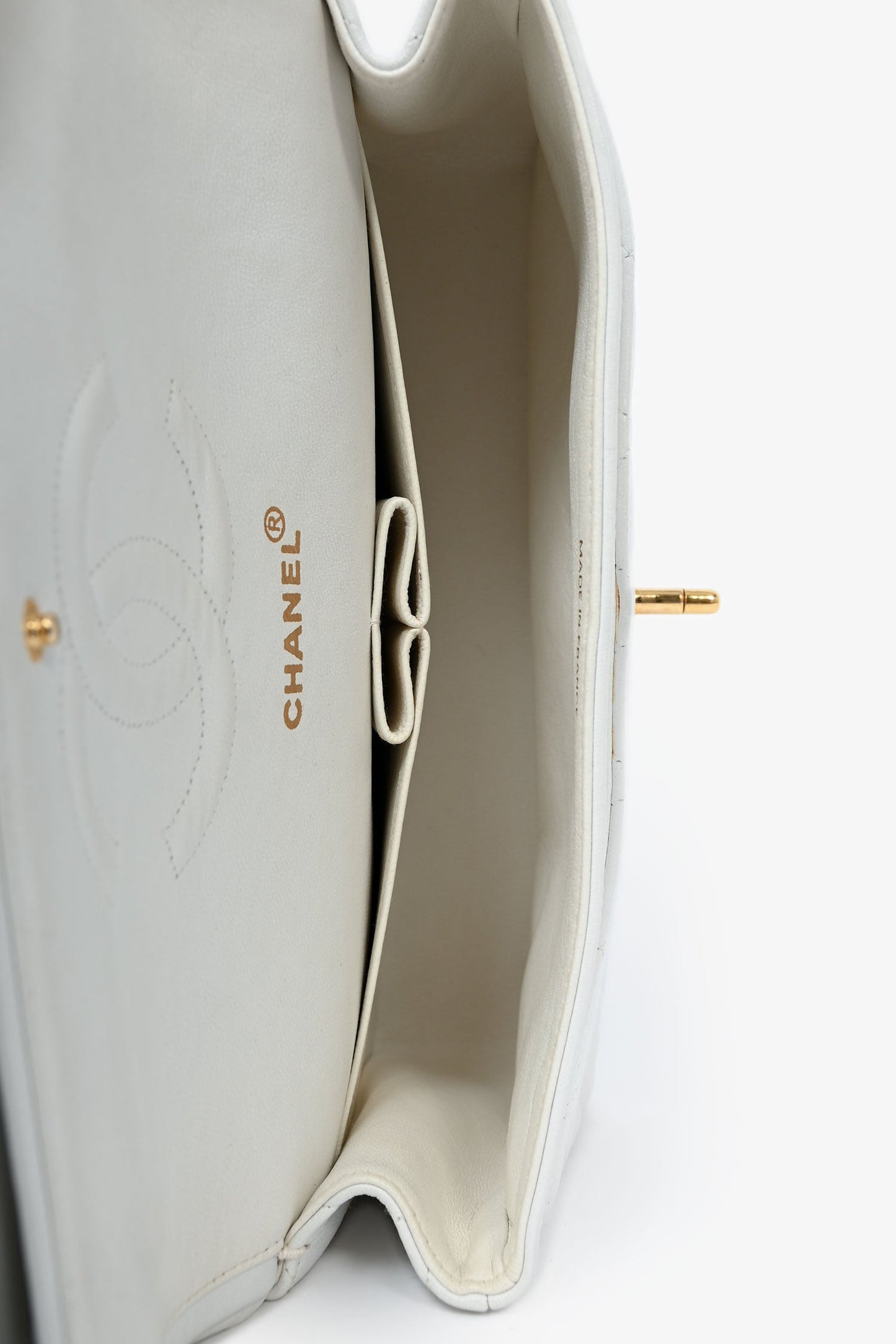 Pre-Loved Chanel™ 1991-94 Vintage White Quilted Leather Medium Double Flap (Refurbished)