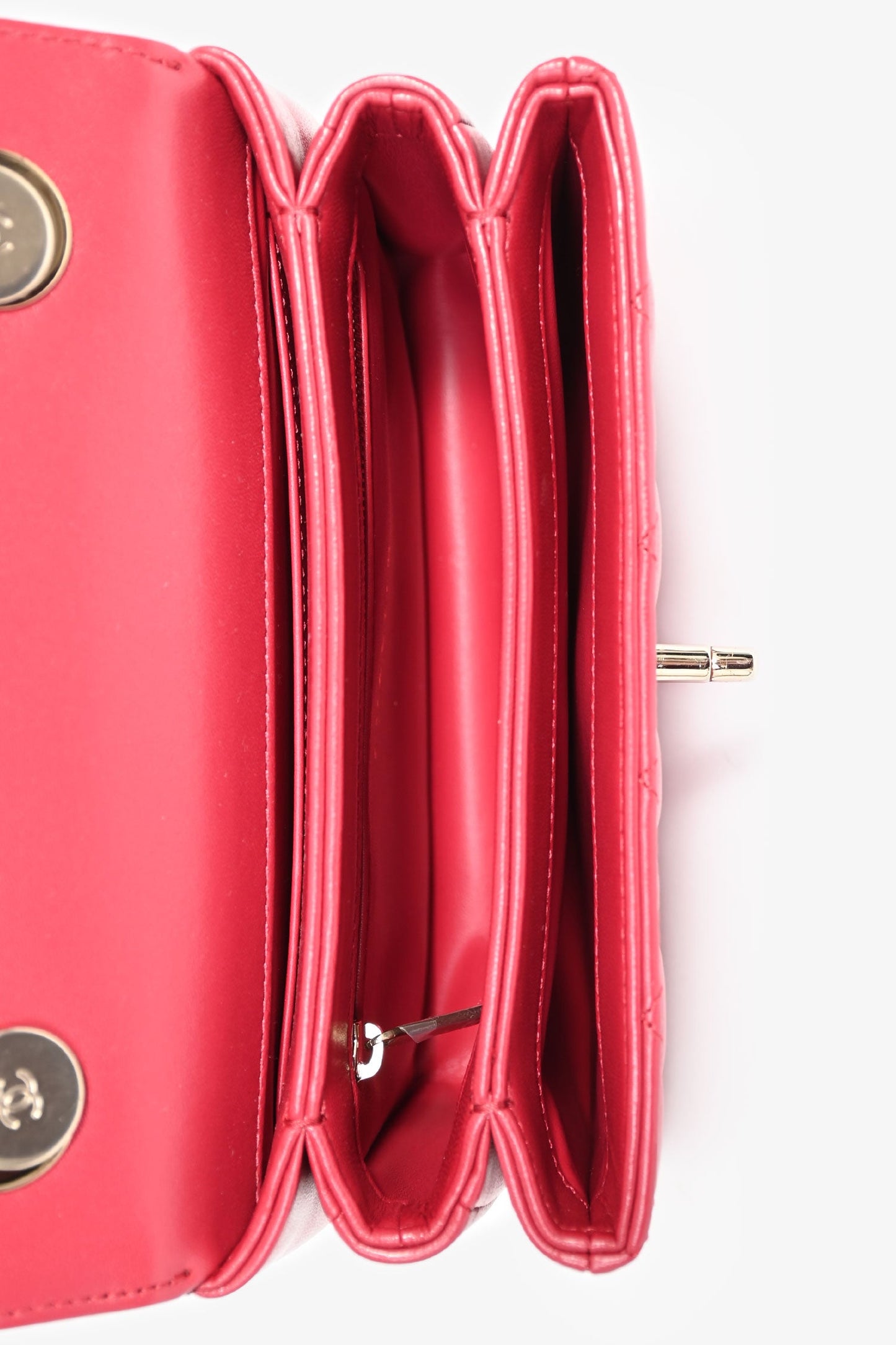 Pre-Loved Chanel™ Magenta Leather Trendy CC Small Top Handle