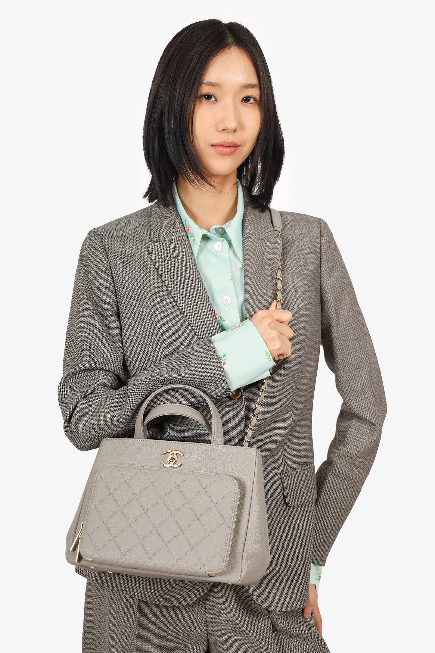 Pre-Loved Chanel™ 2019 Grey Caviar Leather Quilted Small Business Affinity Shopping Tote