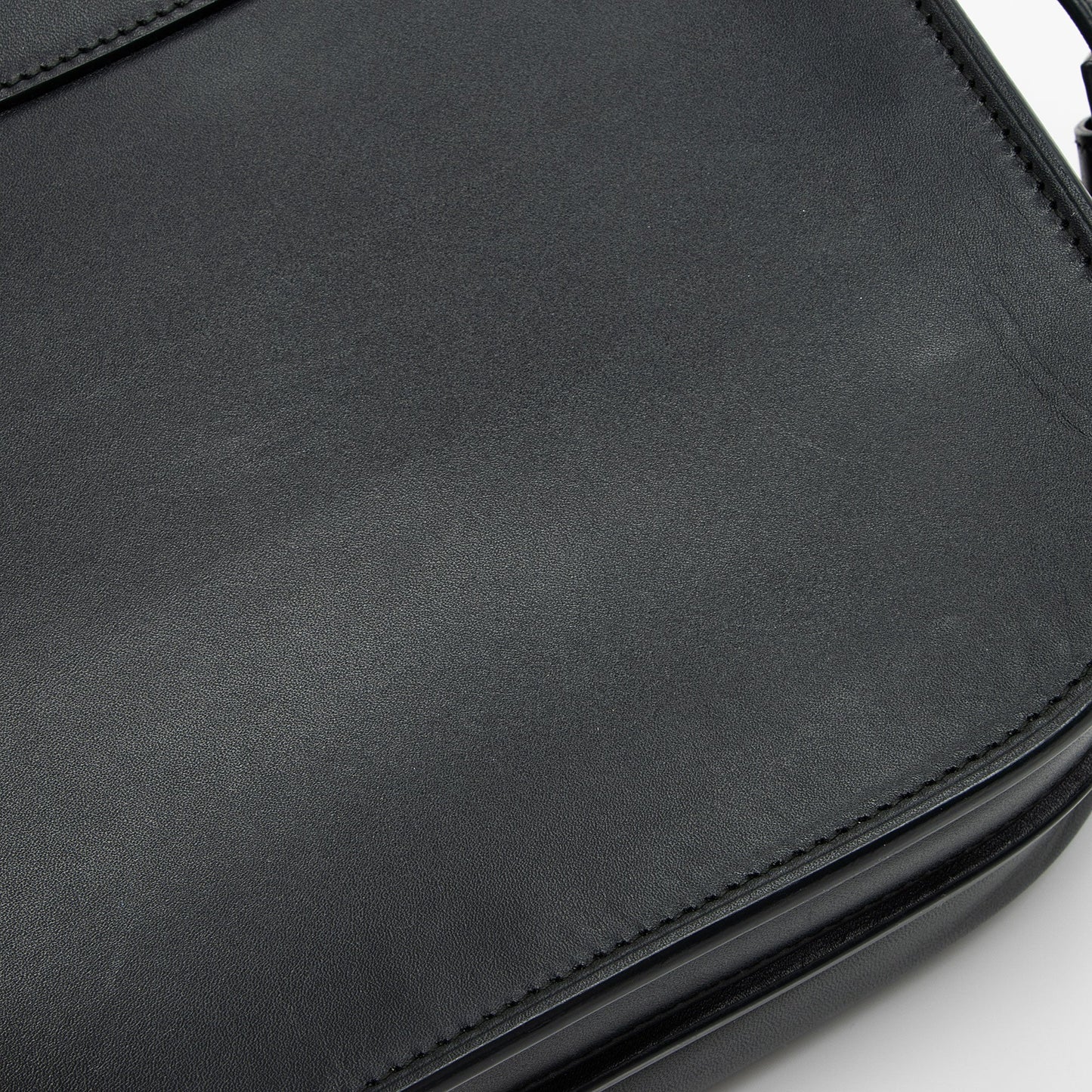 Saint Laurent Calfskin Betty Messenger (SHF-iBdBTn)
