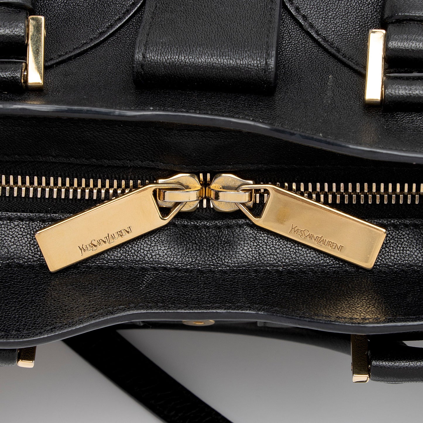 Saint Laurent Calfskin Cabas Chyc Small Tote (SHF-ntqfXK)
