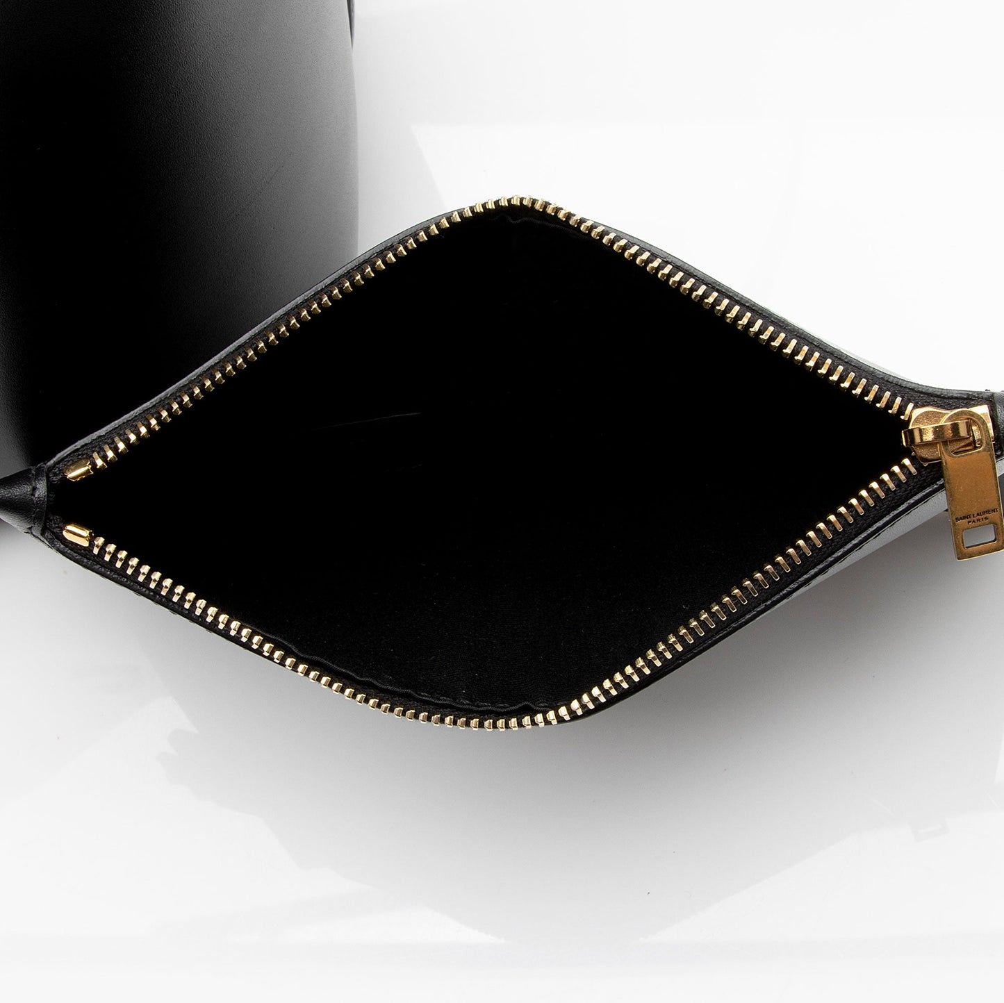 Saint Laurent Calfskin Monogram Le 37 Bucket Bag (SHF-YsxF8W)