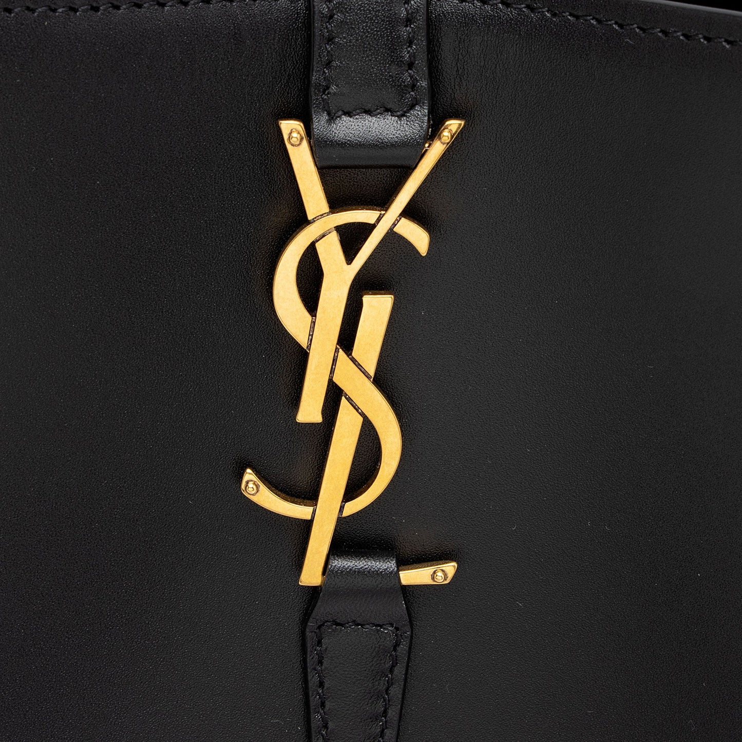 Saint Laurent Calfskin Monogram Le 37 Bucket Bag (SHF-U75VCF)