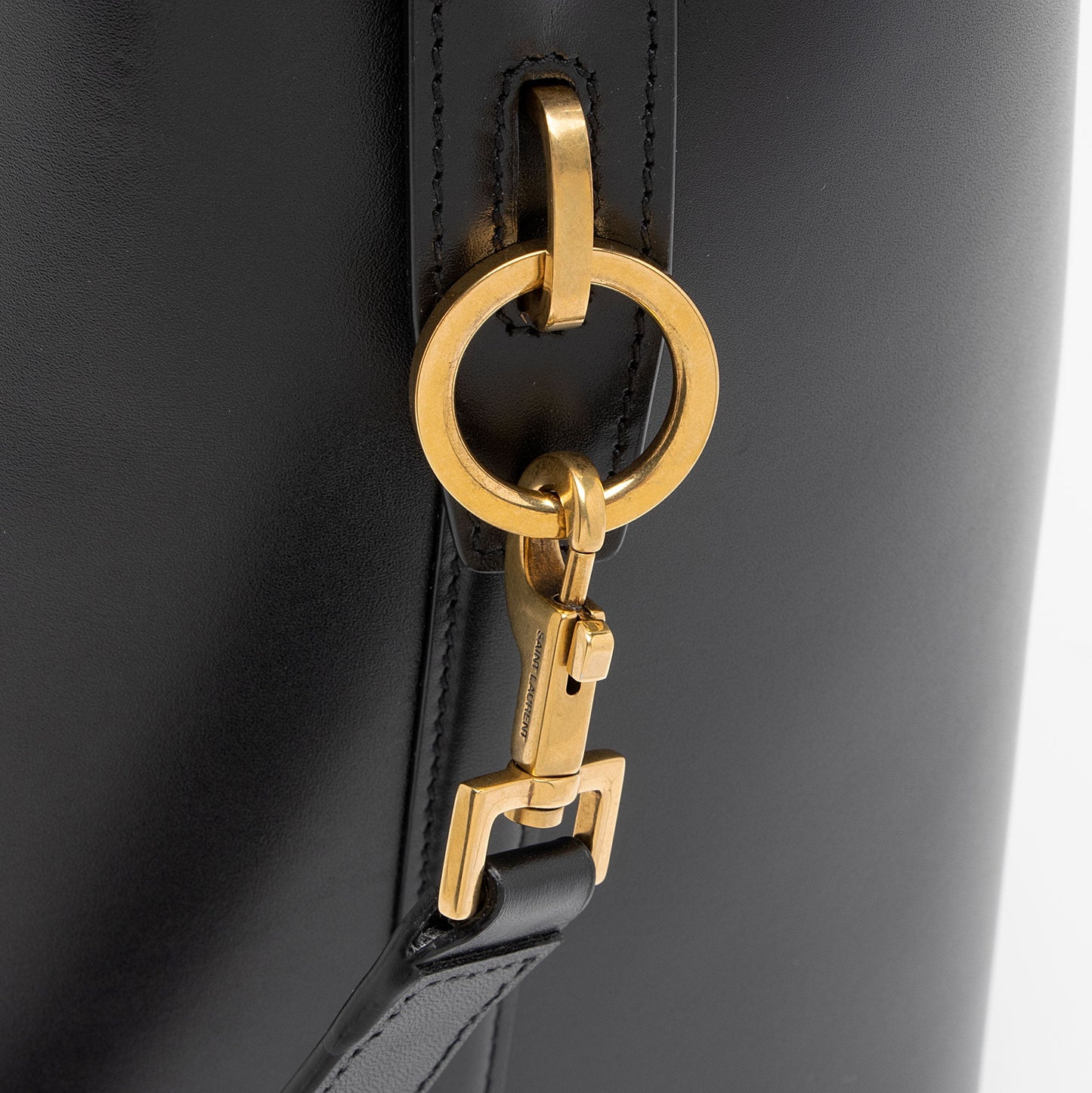 Saint Laurent Calfskin Monogram Le 37 Bucket Bag (SHF-U75VCF)