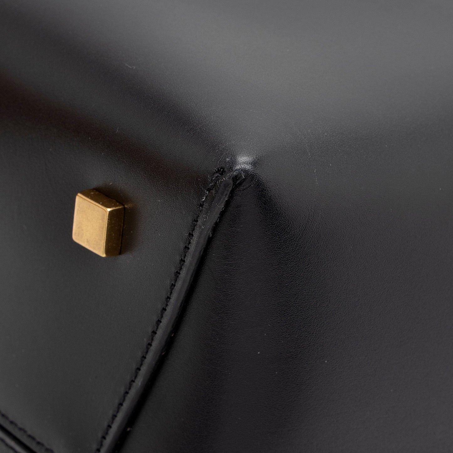 Saint Laurent Calfskin Monogram Le 37 Bucket Bag (SHF-U75VCF)