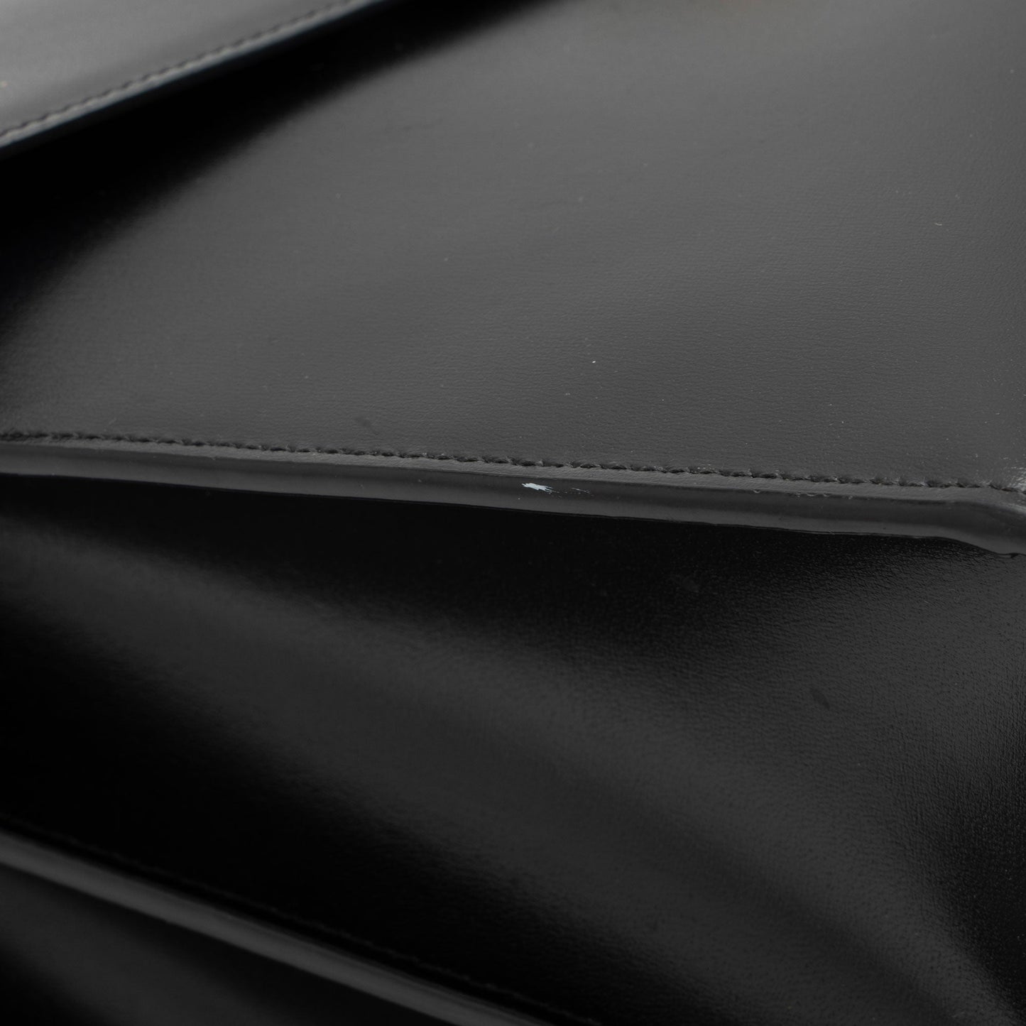Saint Laurent Calfskin Monogram Uptown Medium Tote (SHF-GumjsZ)