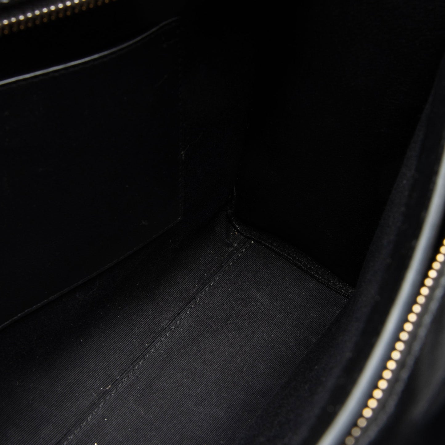 Saint Laurent Calfskin Monogram Uptown Medium Tote (SHF-GumjsZ)