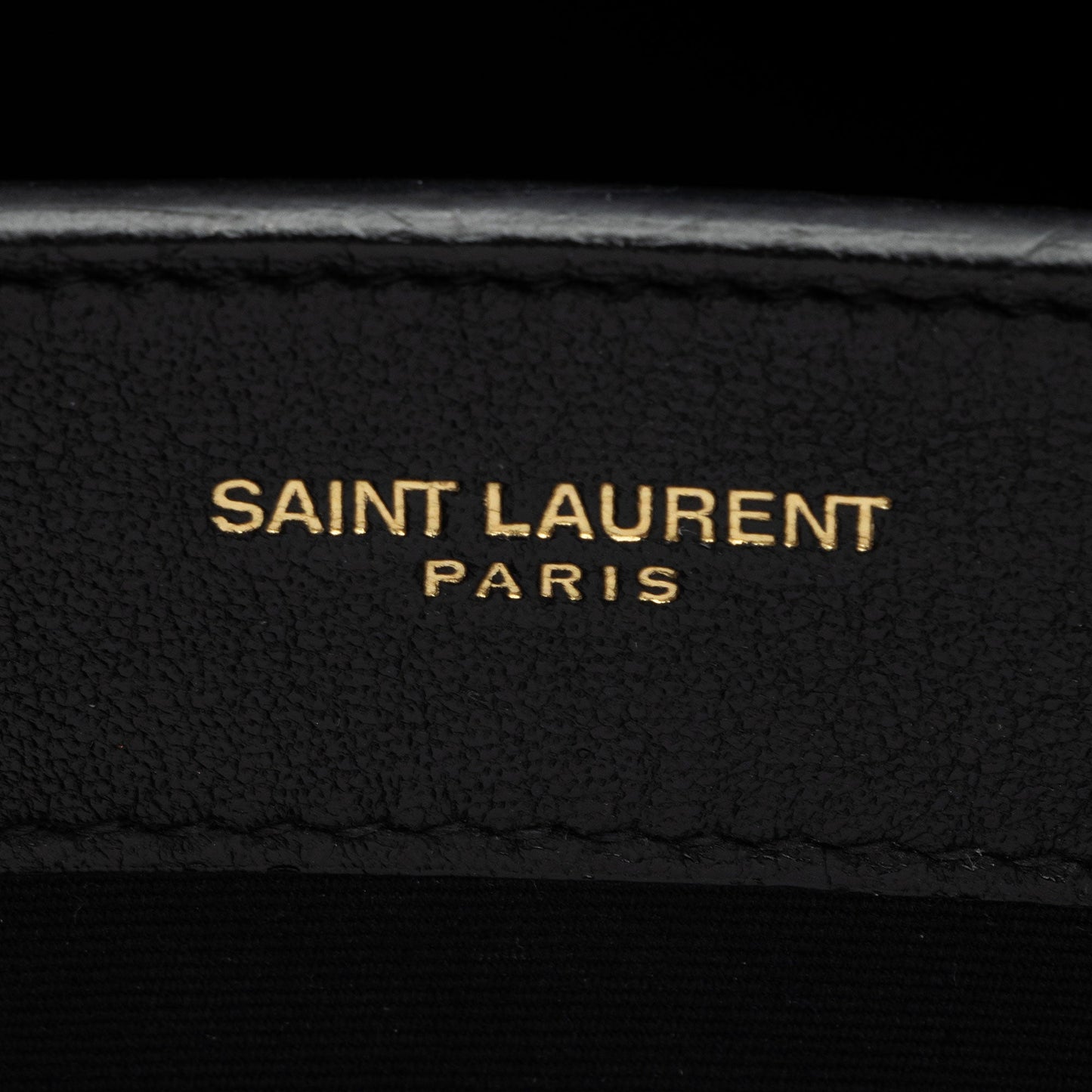 Saint Laurent Calfskin Monogram Uptown Medium Tote (SHF-GumjsZ)