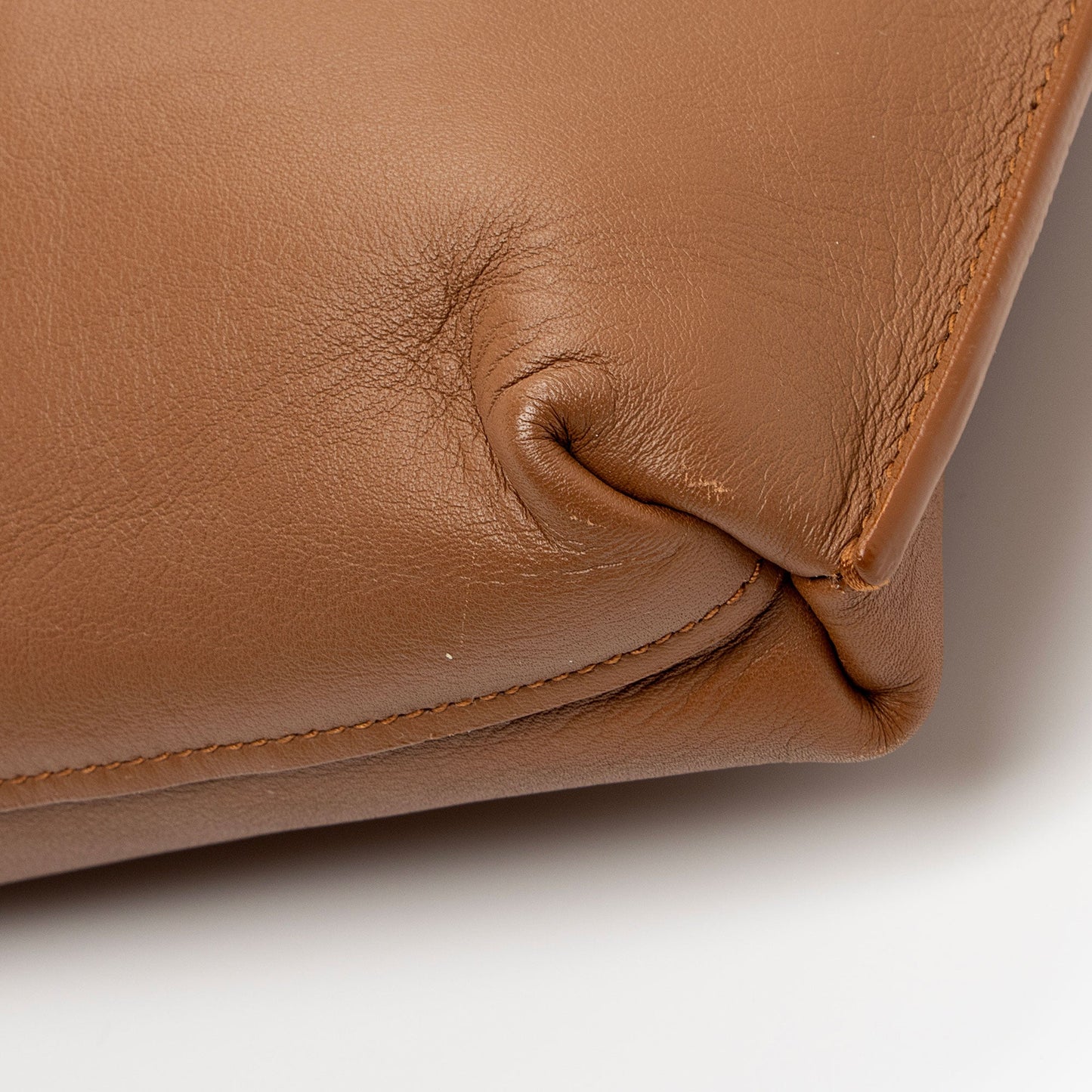 Saint Laurent Calfskin Suzanne Medium Hobo (SHF-SJ1WNu)
