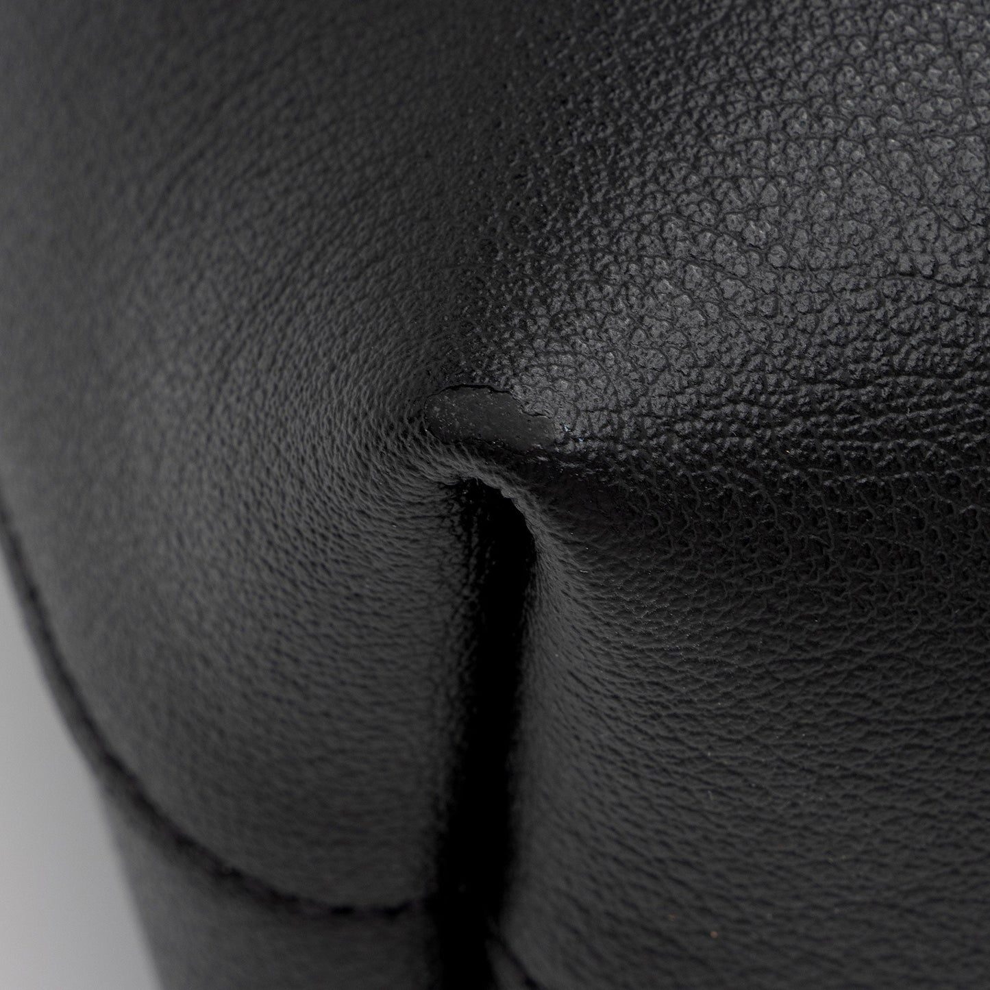 Saint Laurent Calfskin Toy Shopping Tote (SHF-v5wS8m)