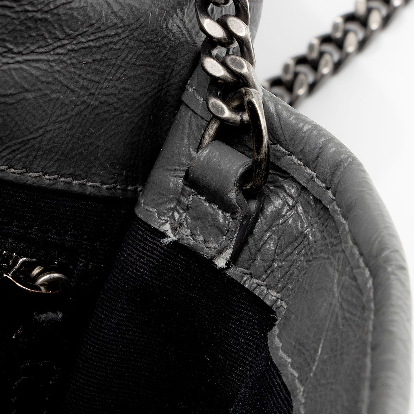 Saint Laurent Crinkled Calfskin Monogram Niki Chain Wallet (SHF-9O6DRW)