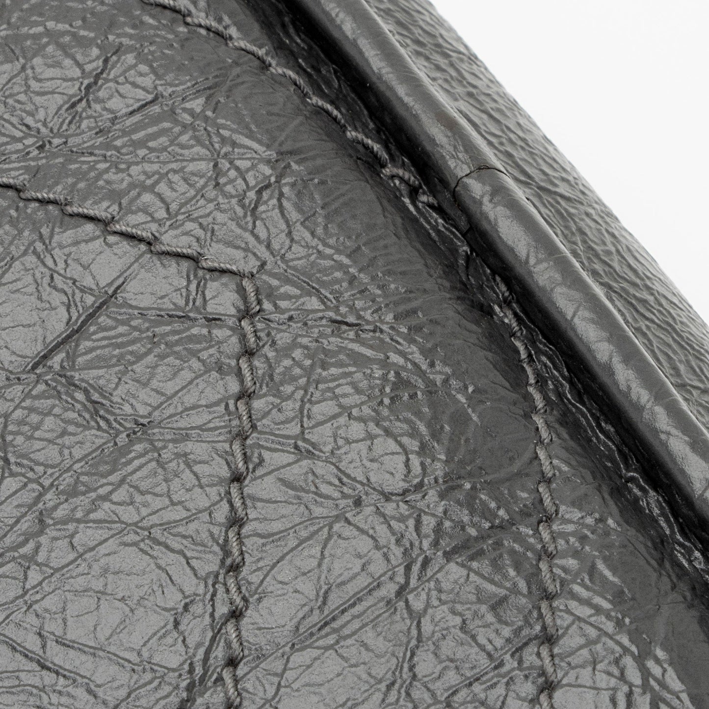 Saint Laurent Crinkled Calfskin Monogram Niki Chain Wallet (SHF-9O6DRW)