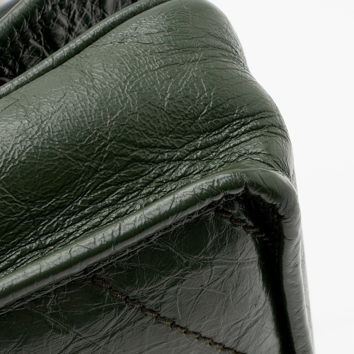 Saint Laurent Crinkled Calfskin Monogram Niki Chain Wallet (SHF-w5uFiz)