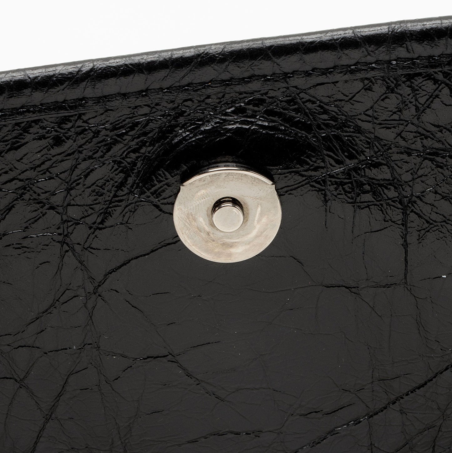 Saint Laurent Crinkled Calfskin Monogram Niki Large Shoulder Bag (SHF-0VXkR6)