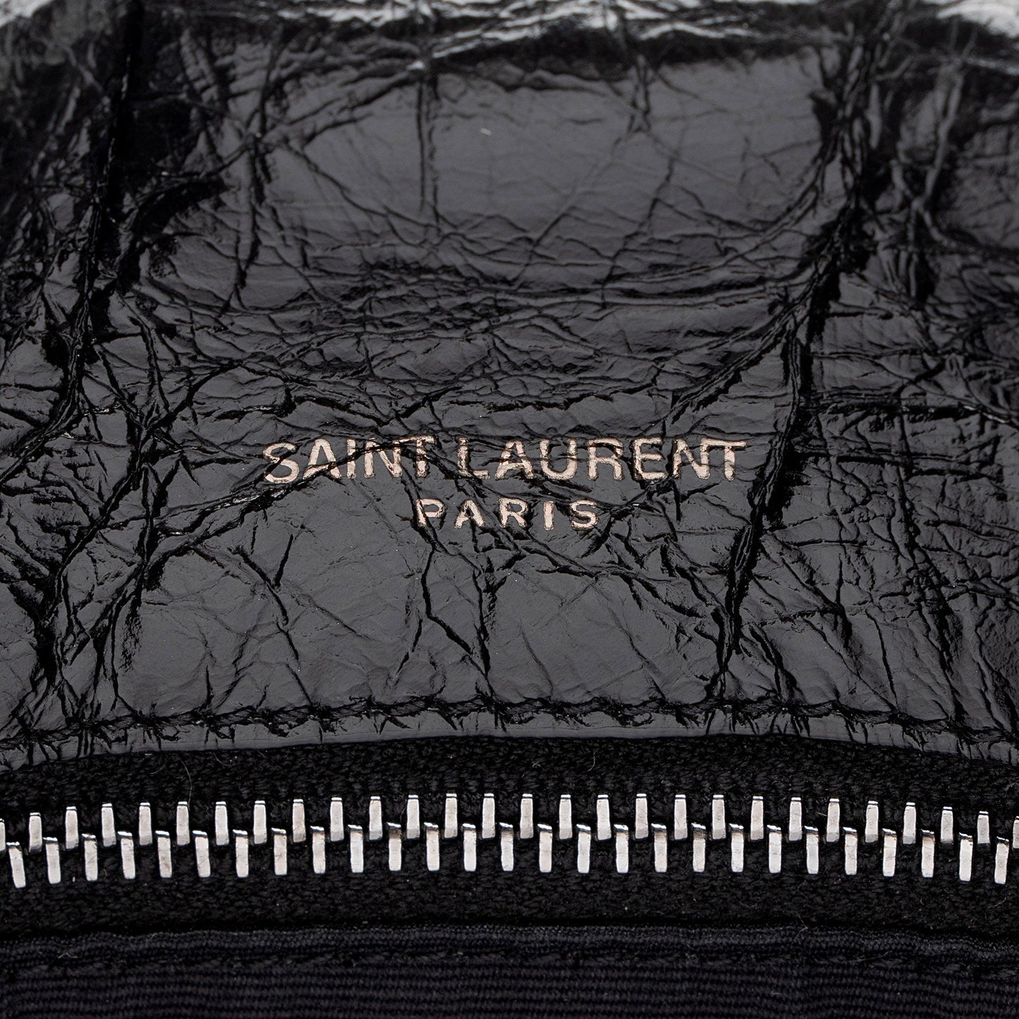 Saint Laurent Crinkled Calfskin Monogram Niki Large Shoulder Bag (SHF-0VXkR6)