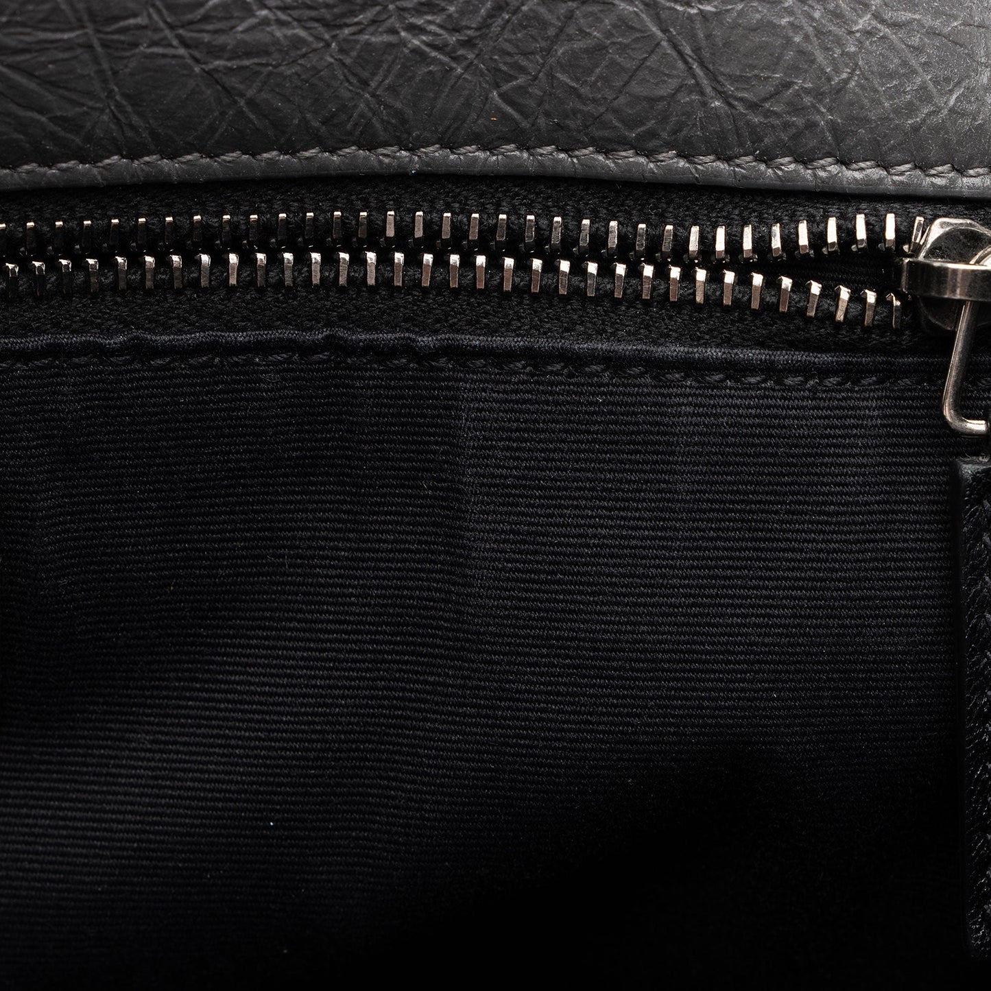 Saint Laurent Crinkled Calfskin Monogram Niki Medium Shoulder Bag (SHF-J4S3bV)