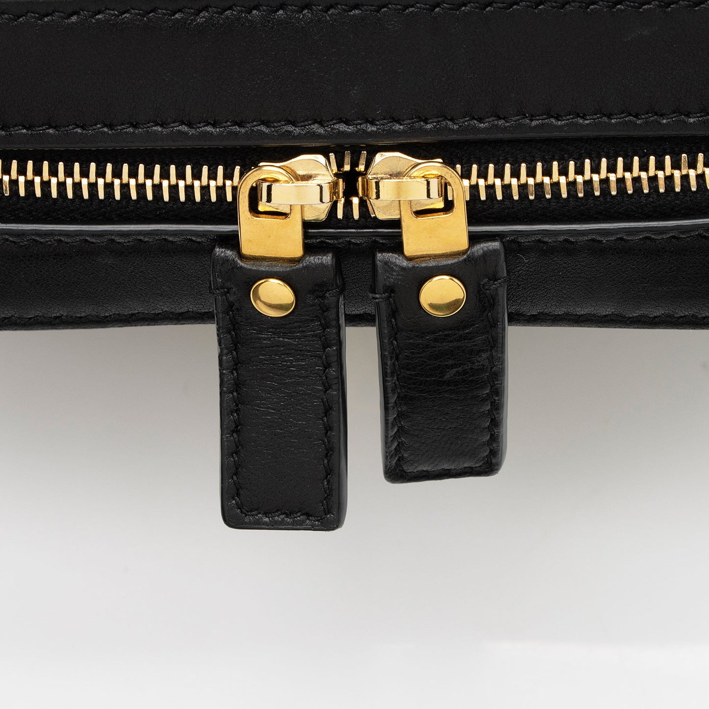 Saint Laurent Matalasse Calfskin Monogram Vicky Belt Bag (SHF-UFp2hO)