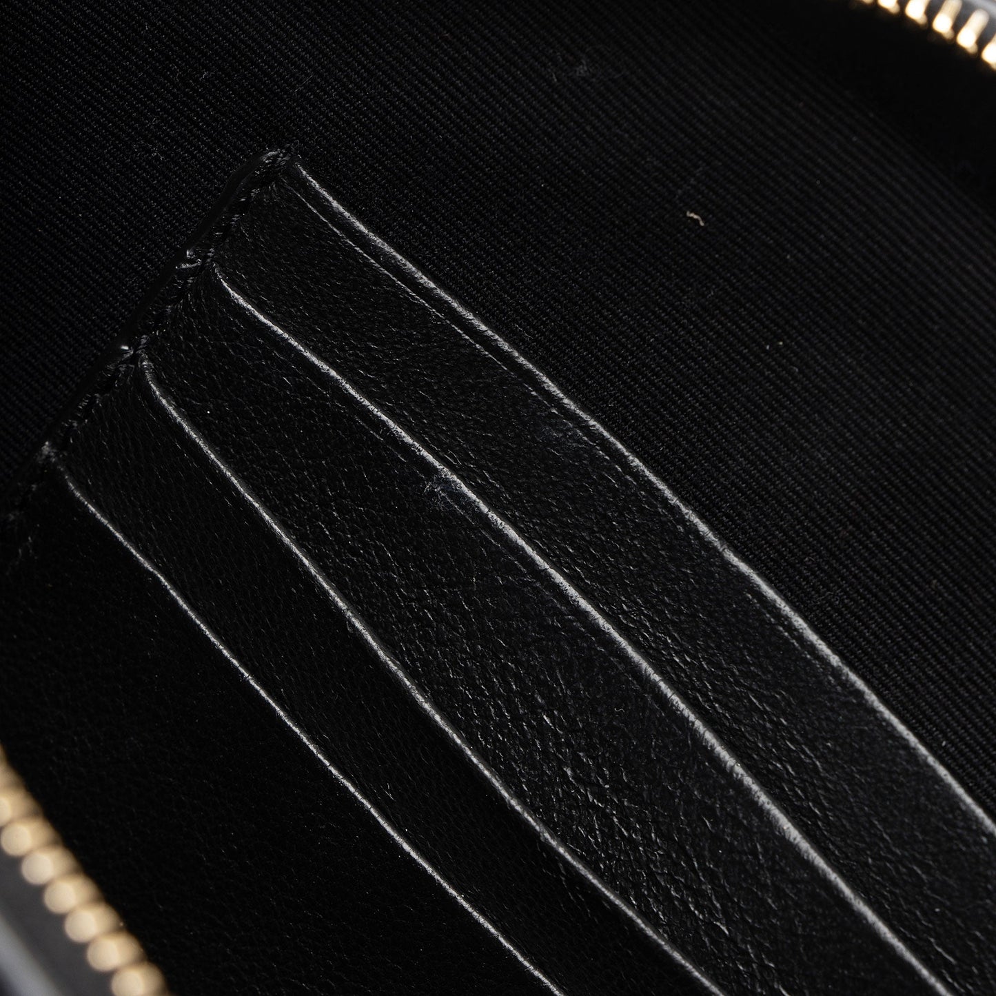 Saint Laurent Matalasse Calfskin Monogram Vicky Belt Bag (SHF-UFp2hO)