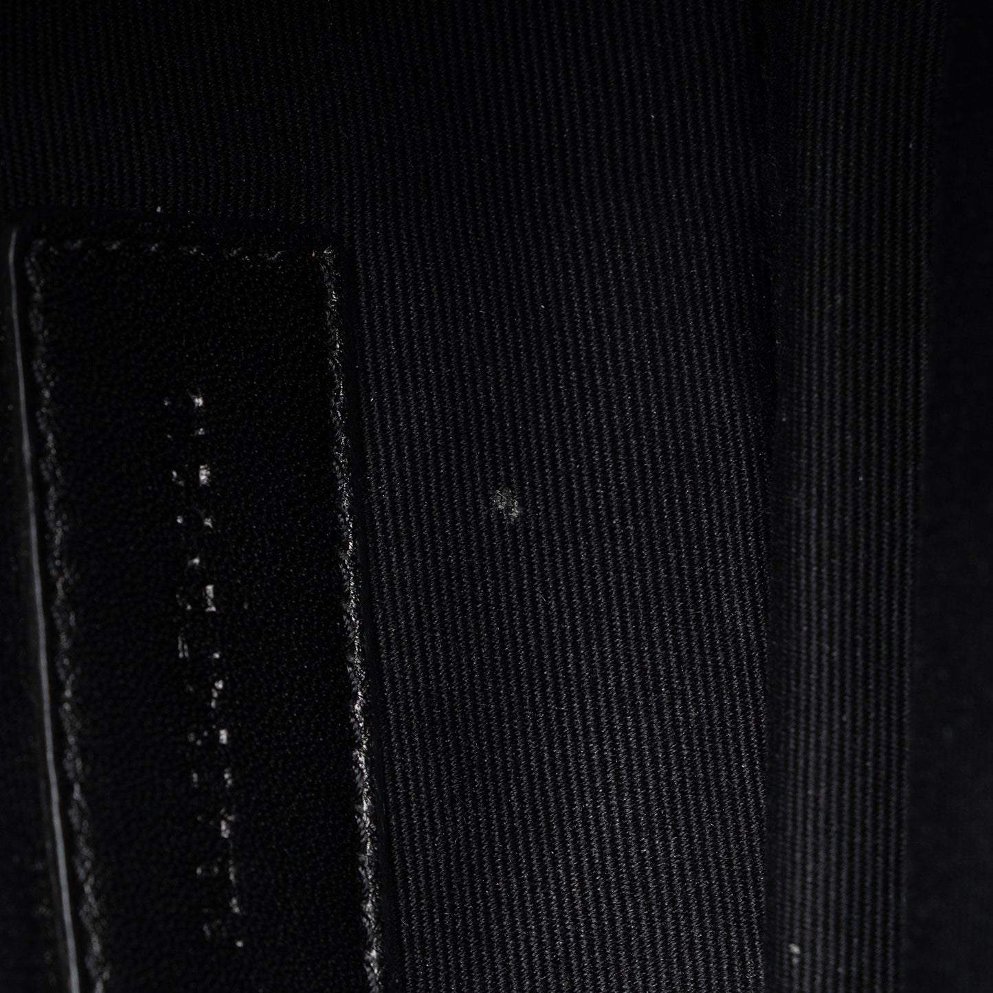 Saint Laurent Matelasse Calfskin Jolie Pouch (SHF-L9nPVy)