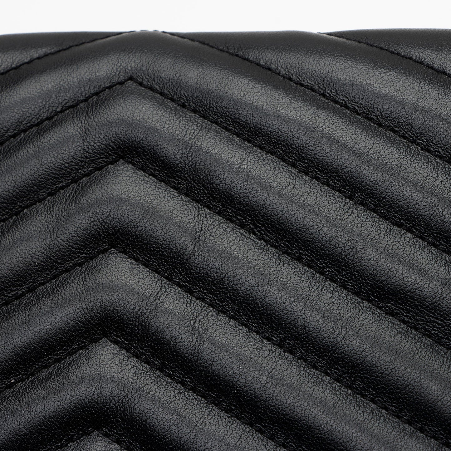 Saint Laurent Matelasse Calfskin Jolie Pouch (SHF-L9nPVy)