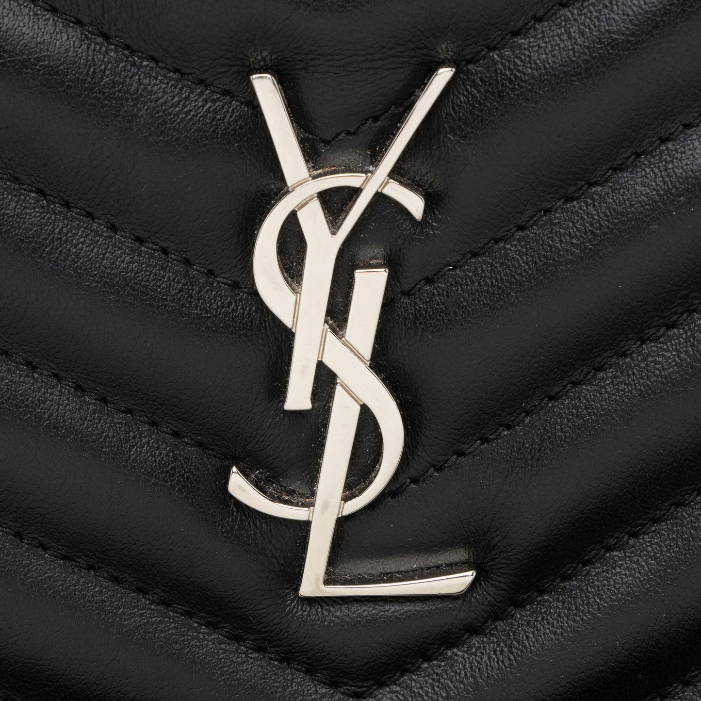 Saint Laurent Matelasse Calfskin Jolie Pouch (SHF-L9nPVy)