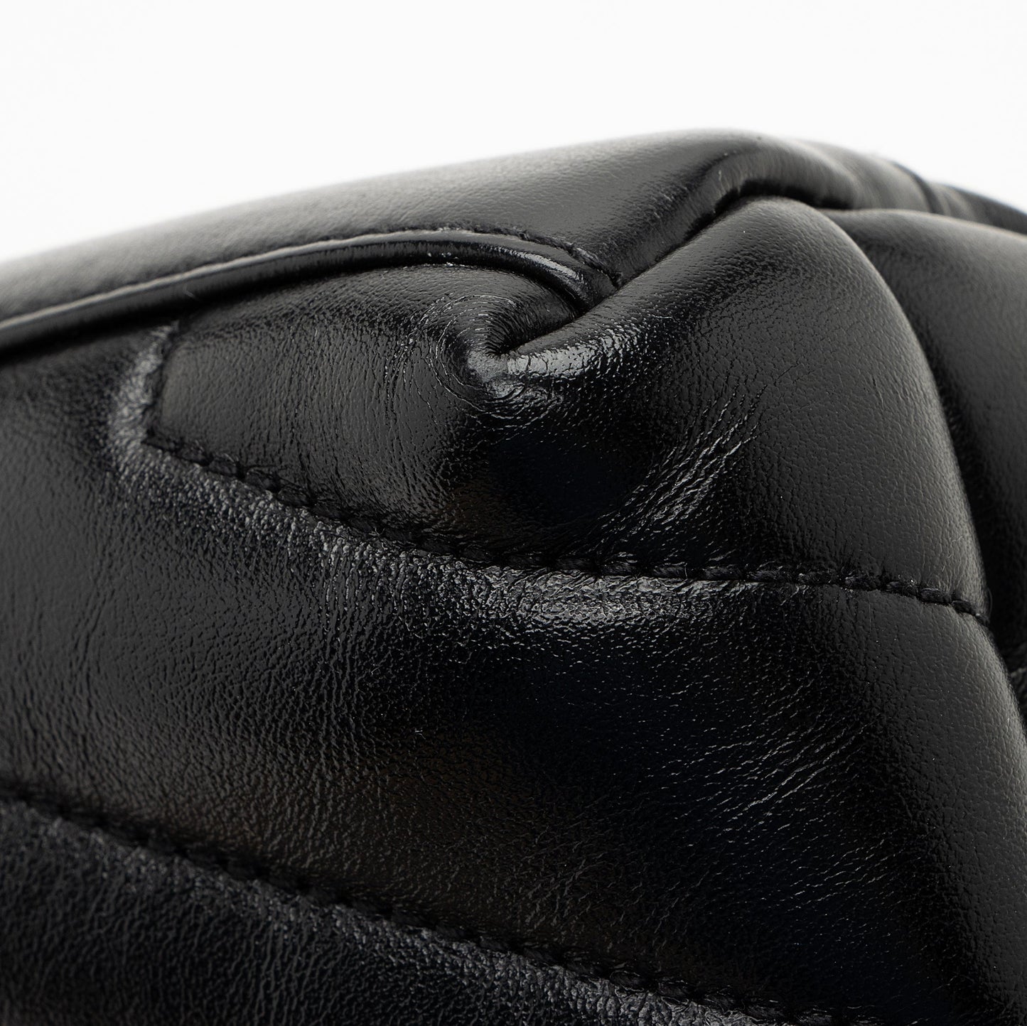 Saint Laurent Matelasse Calfskin LouLou Toy Crossbody Bag (SHF-22682)