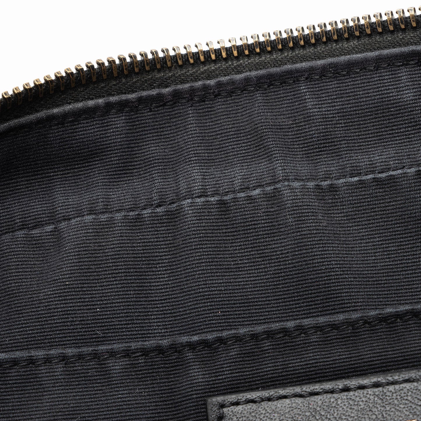 Saint Laurent Matelasse Calfskin Matte Black Monogram Lou Camera Bag (SHF-APSLqT)