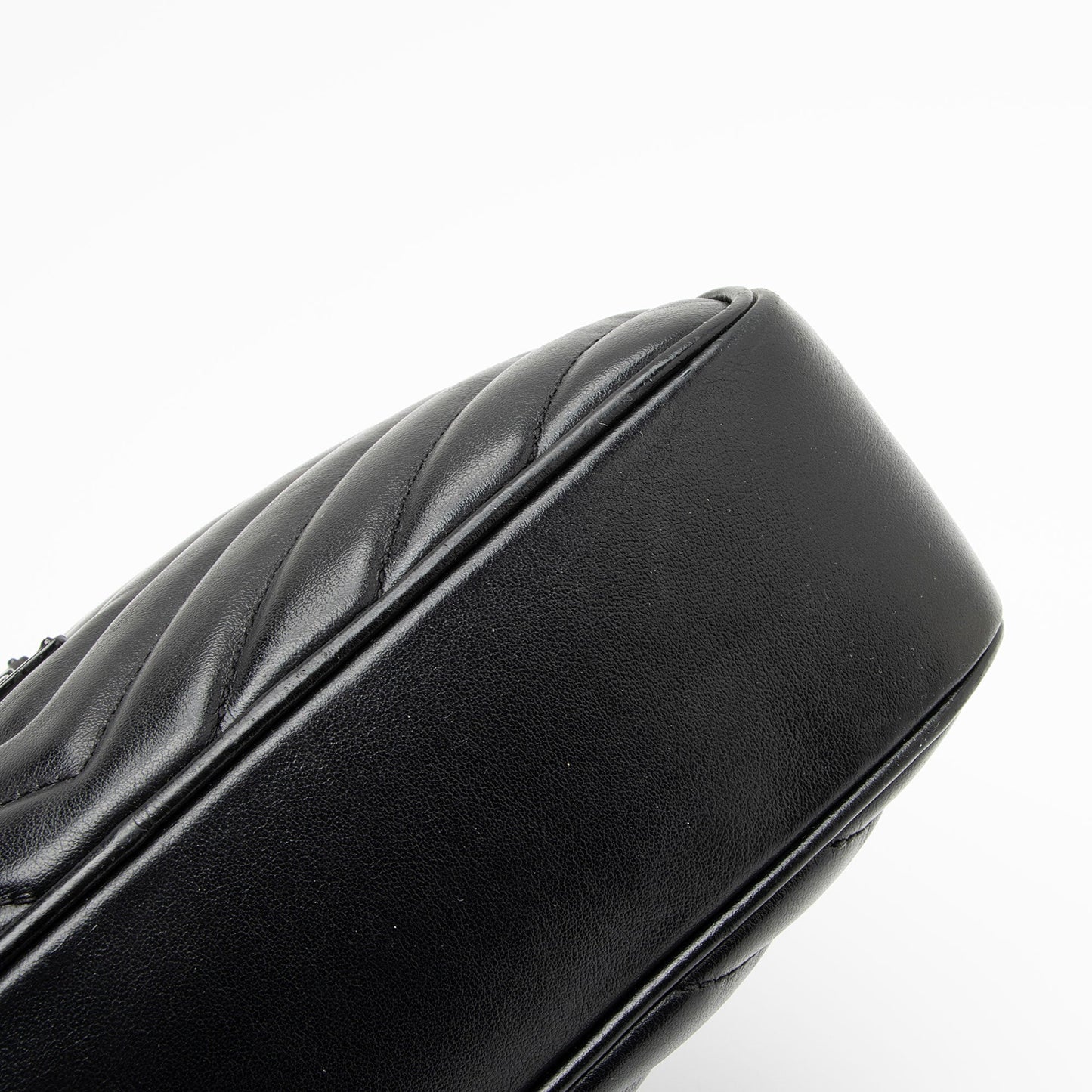Saint Laurent Matelasse Calfskin Matte Black Monogram Lou Camera Bag (SHF-APSLqT)