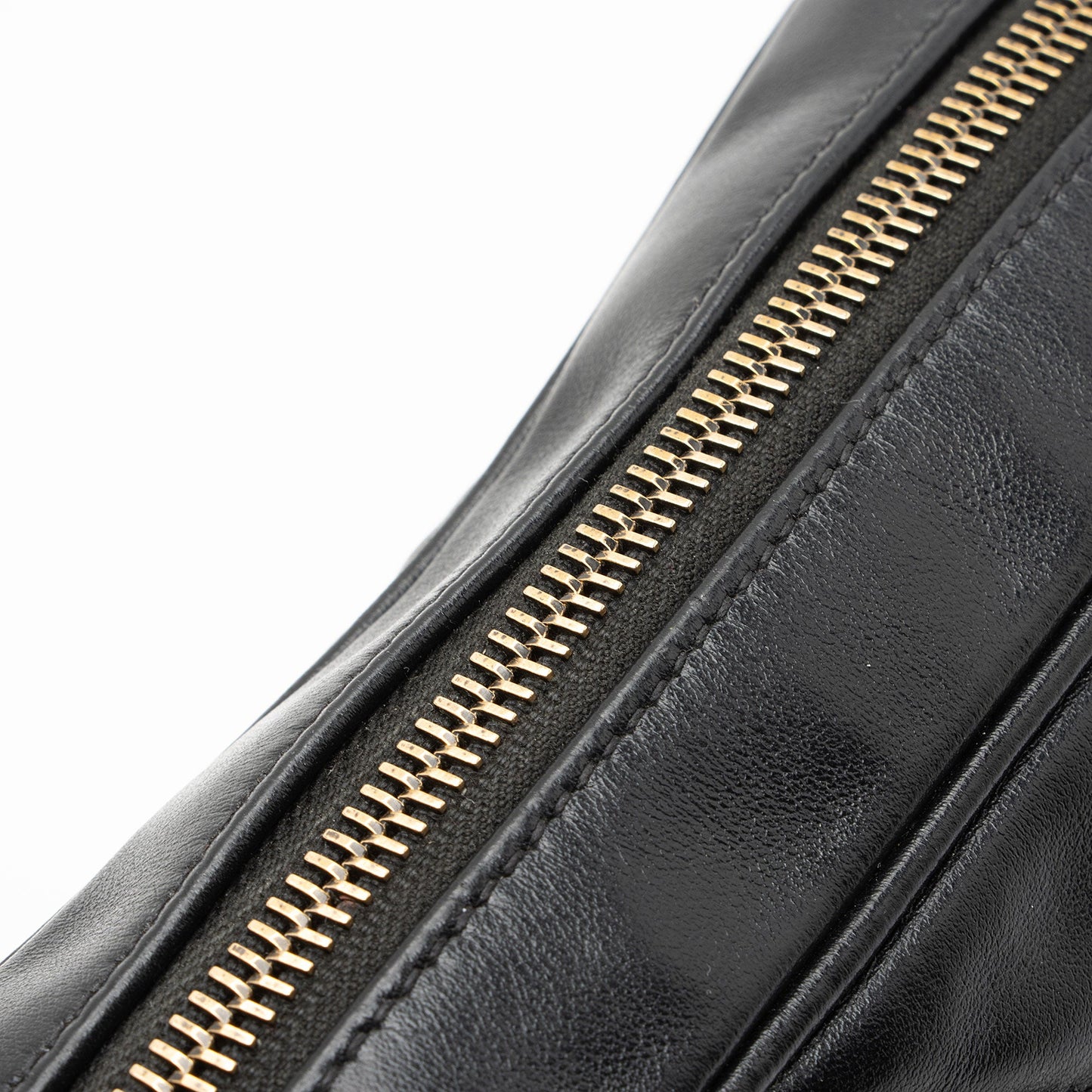 Saint Laurent Matelasse Calfskin Matte Black Monogram Lou Camera Bag (SHF-APSLqT)