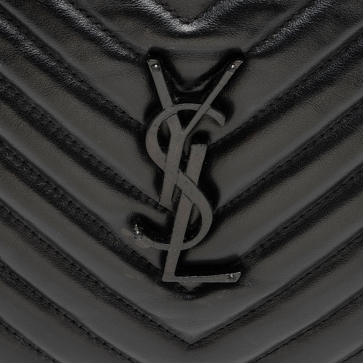 Saint Laurent Matelasse Calfskin Matte Black Monogram Lou Camera Bag (SHF-APSLqT)