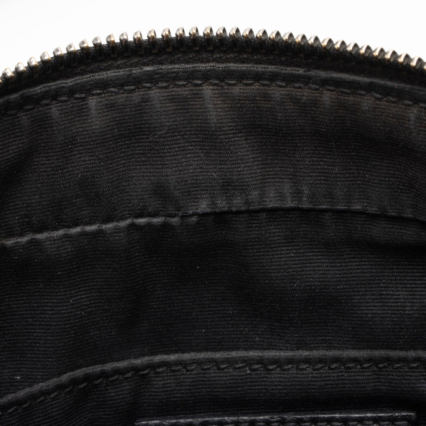 Saint Laurent Matelasse Calfskin Matte Black Monogram Lou Camera Bag (SHF-PIyVqF)