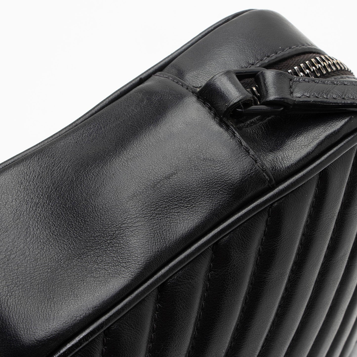 Saint Laurent Matelasse Calfskin Matte Black Monogram Lou Camera Bag (SHF-PIyVqF)