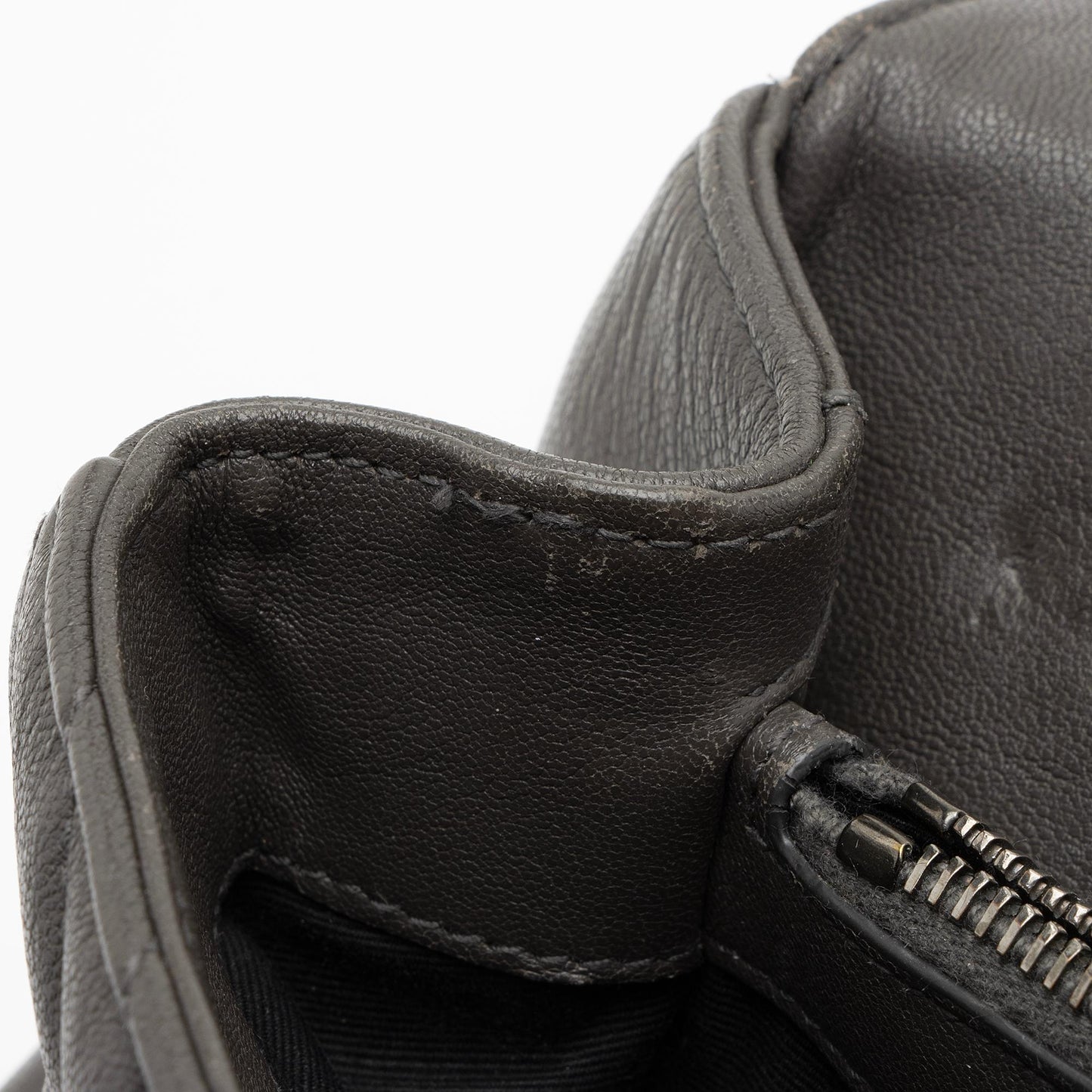 Saint Laurent Matelasse Calfskin Monogram College Medium Shoulder Bag (SHF-VVdWy3)