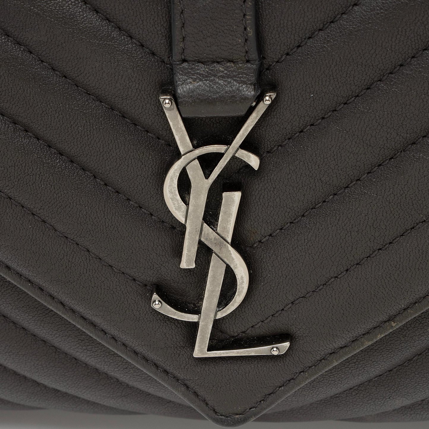 Saint Laurent Matelasse Calfskin Monogram College Medium Shoulder Bag (SHF-VVdWy3)